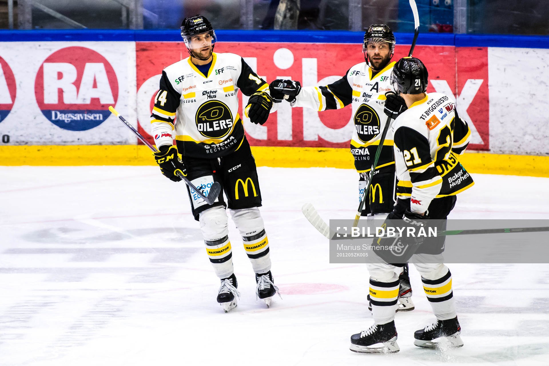 Dan Kissel of Stavanger Oilers celebrates