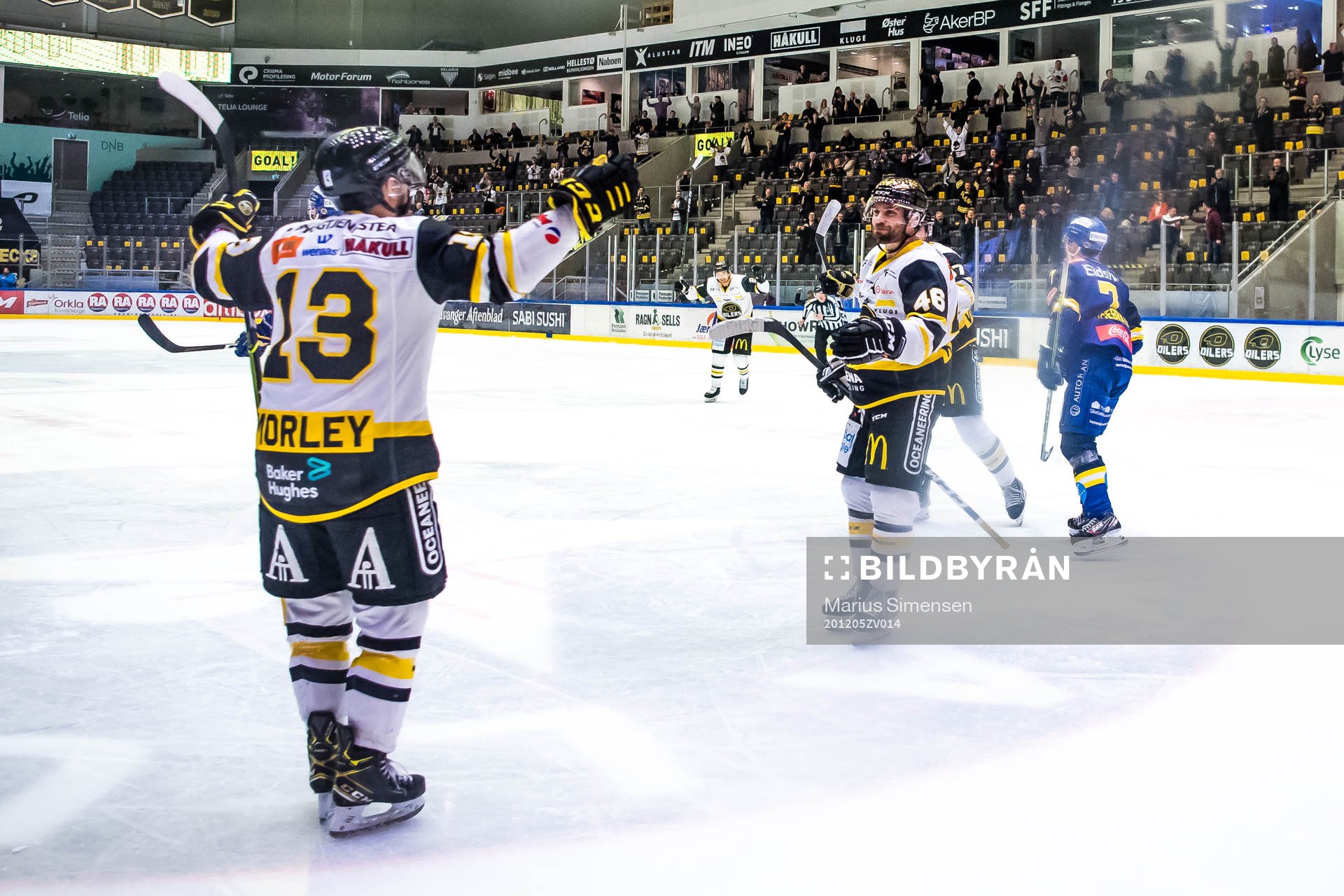 Dan Kissel of Stavanger Oilers celebrates
