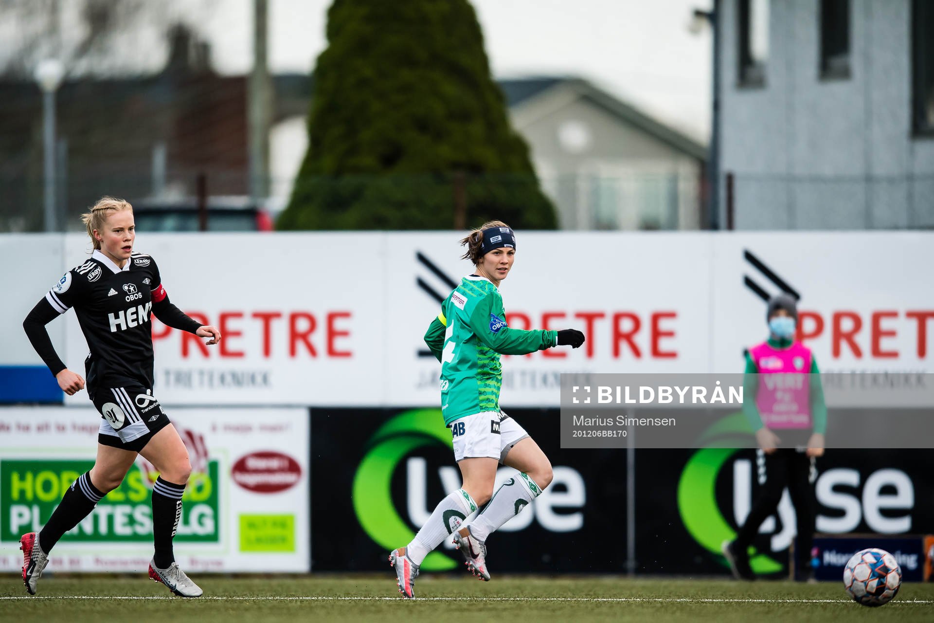 Julie Blakstad of Rosenborg and Tuva Hansen of Klepp
