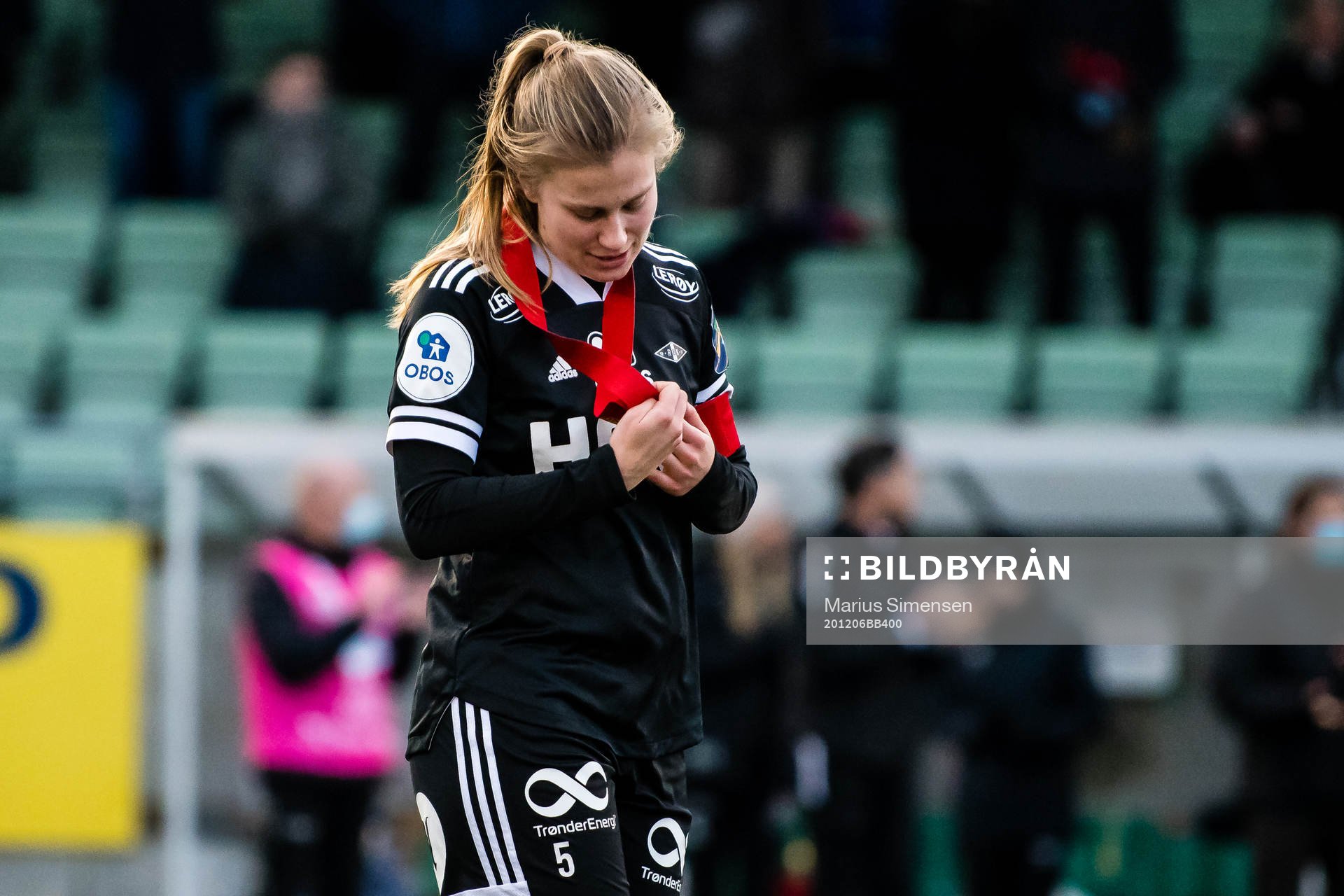 Cesilie Andreassen of Rosenborg with her silver medal