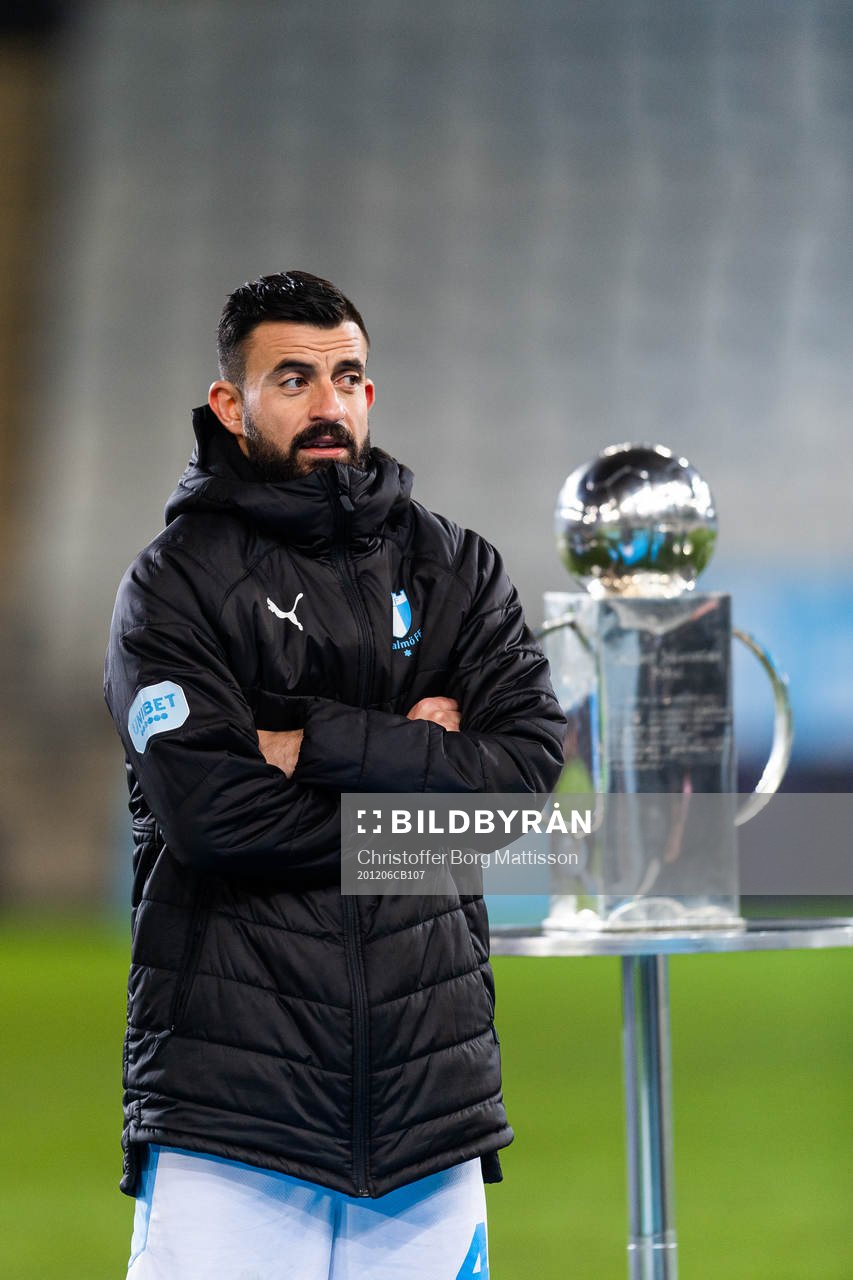 Malmö FFs Behrang Safari hyllas