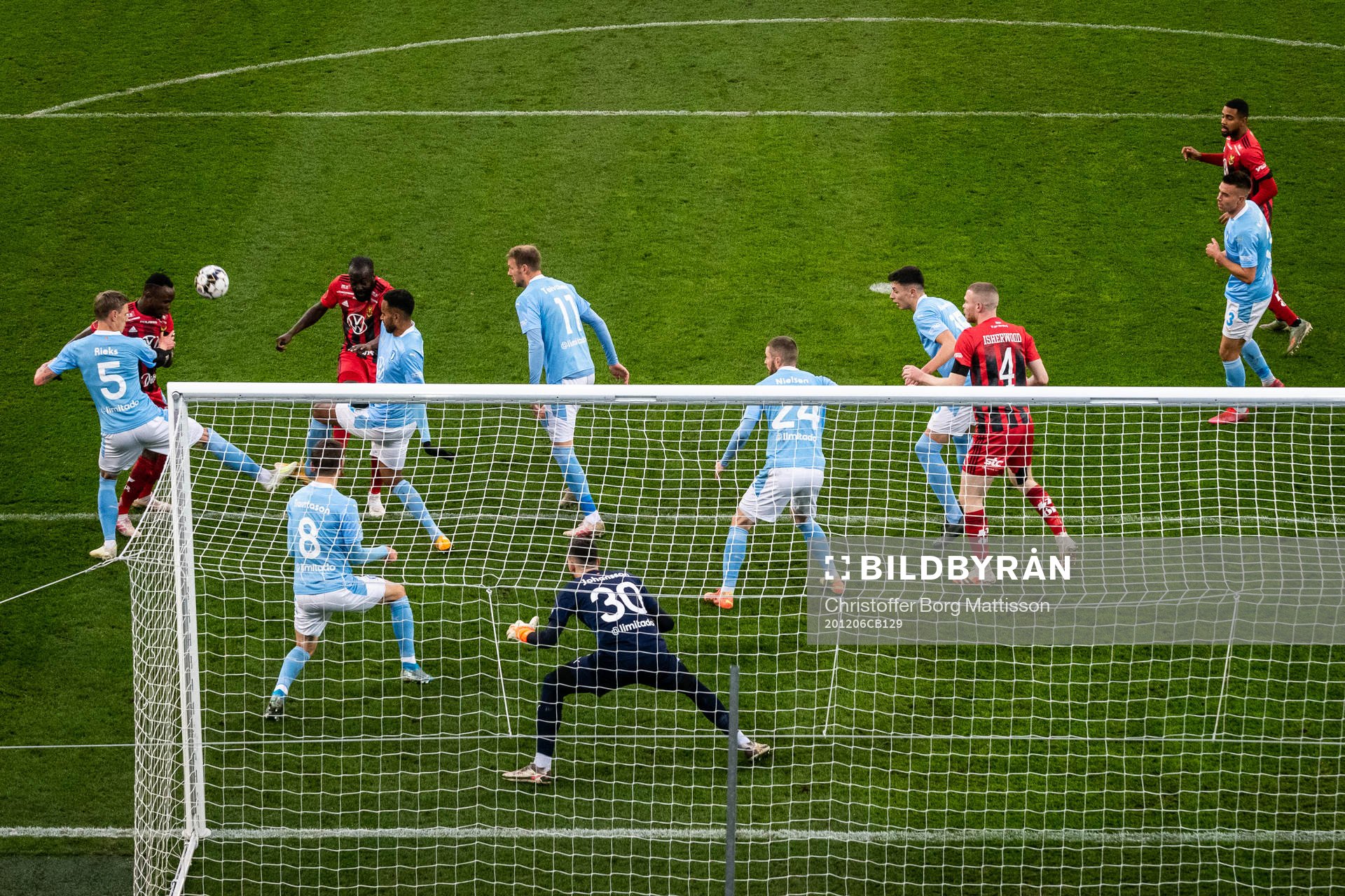 Oroligt framför Malmö FFs mål under fotbollsmatchen i Allsvenskan mellan Malmö FF och Östersund den 6 december 2020 i Malmö.
