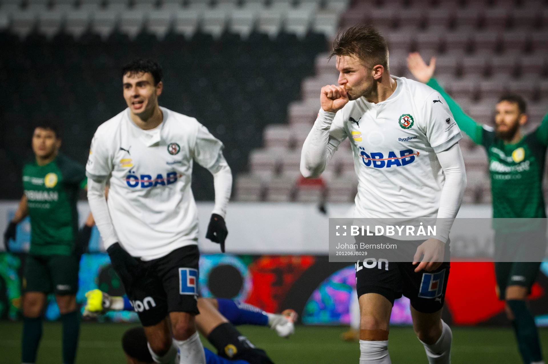 Örebros Erik Björndahl gör 2-1 och jublar