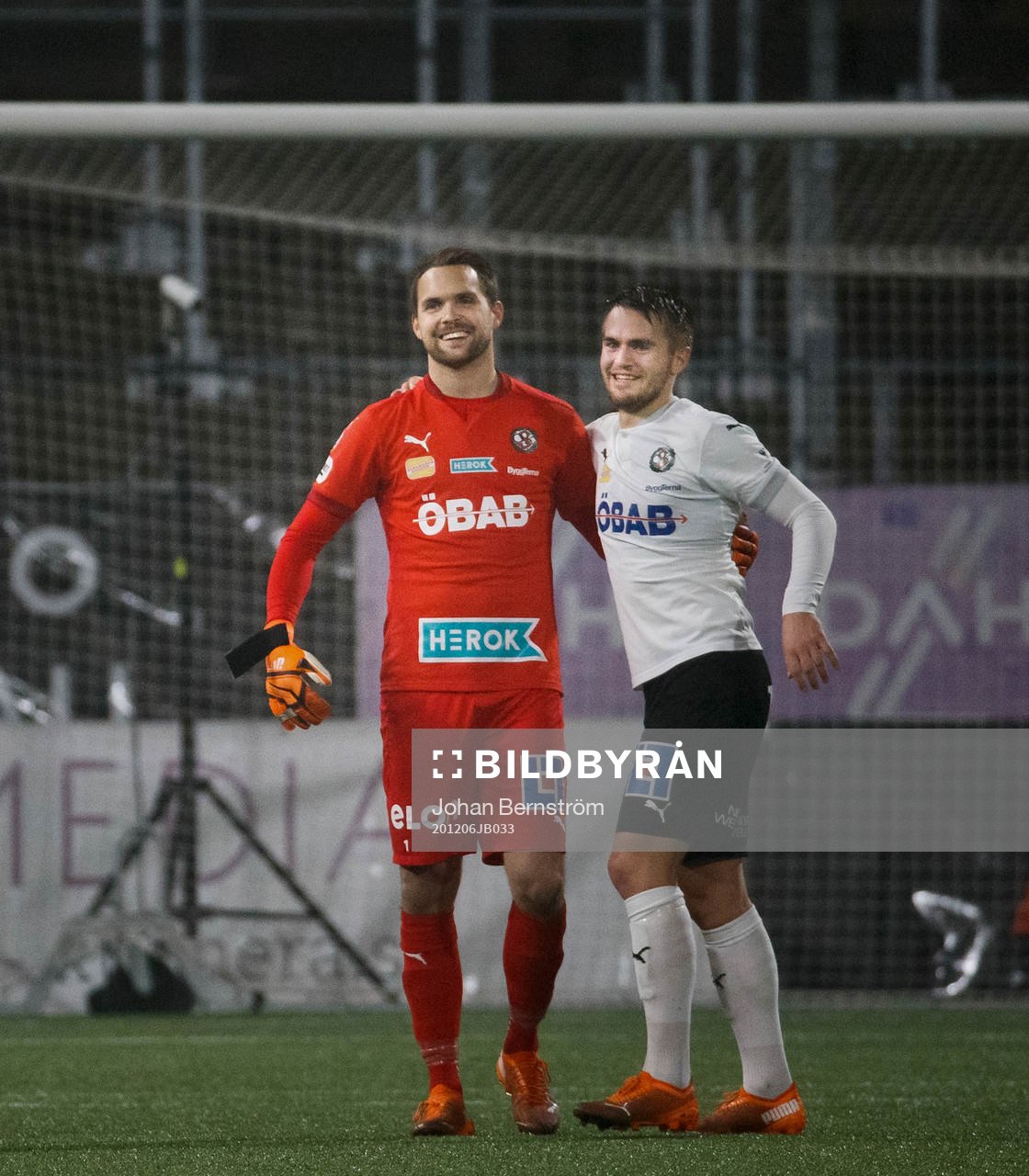 Örebros målvakt Oscar Jansson och Benjamin Hjertstrand