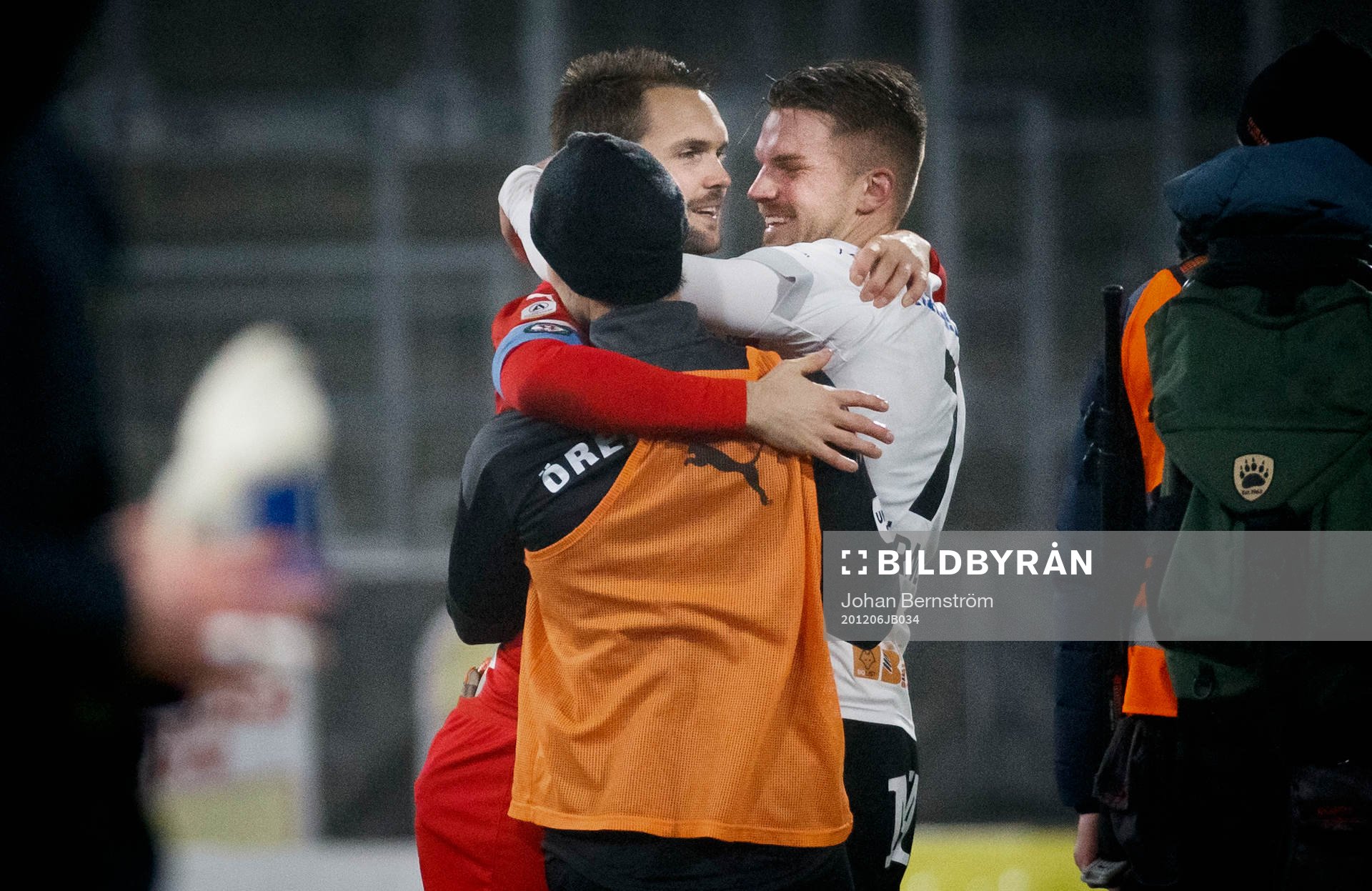 Örebros målvakt Oscar Jansson och Benjamin Erik