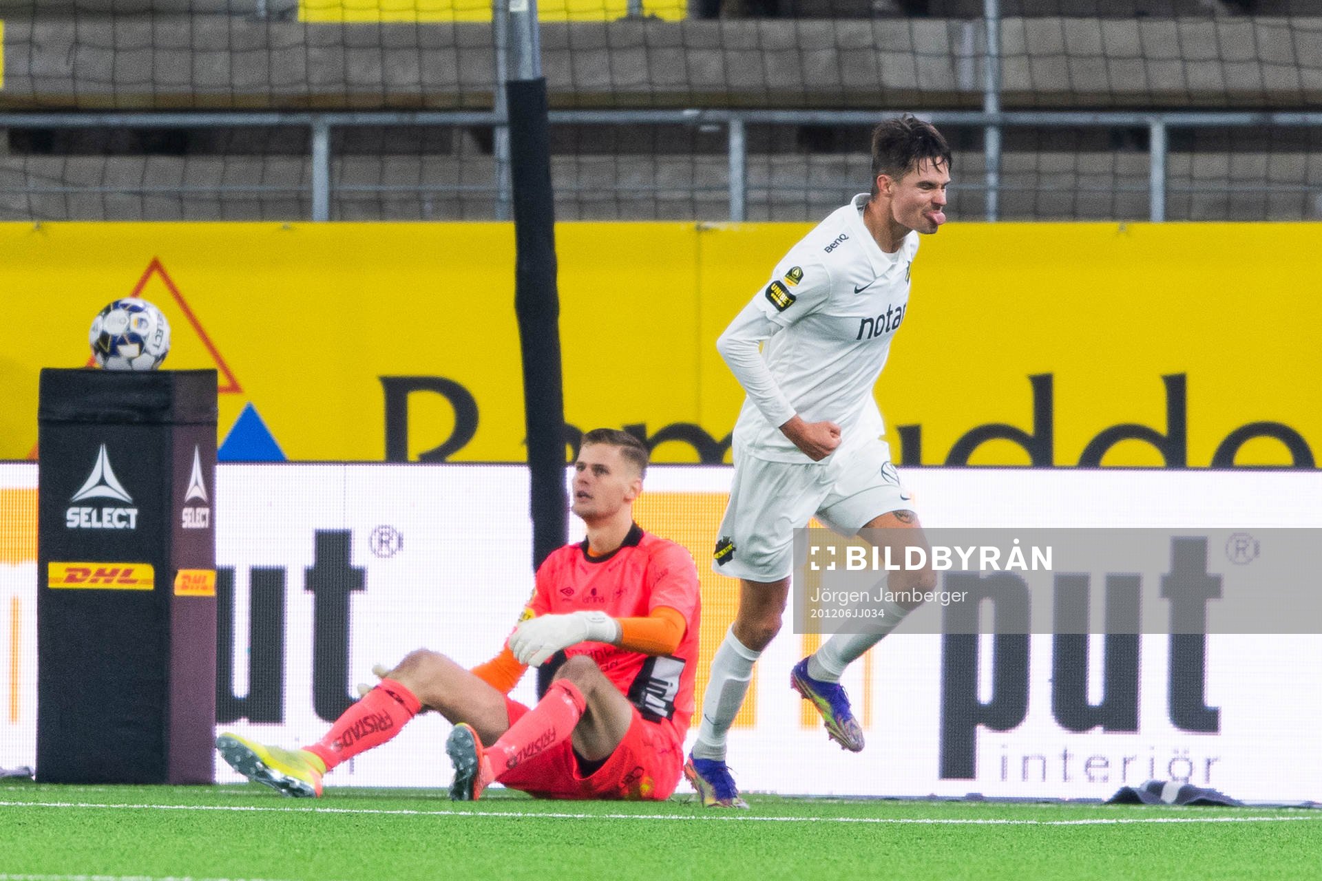 s Mikael Lustig jublar