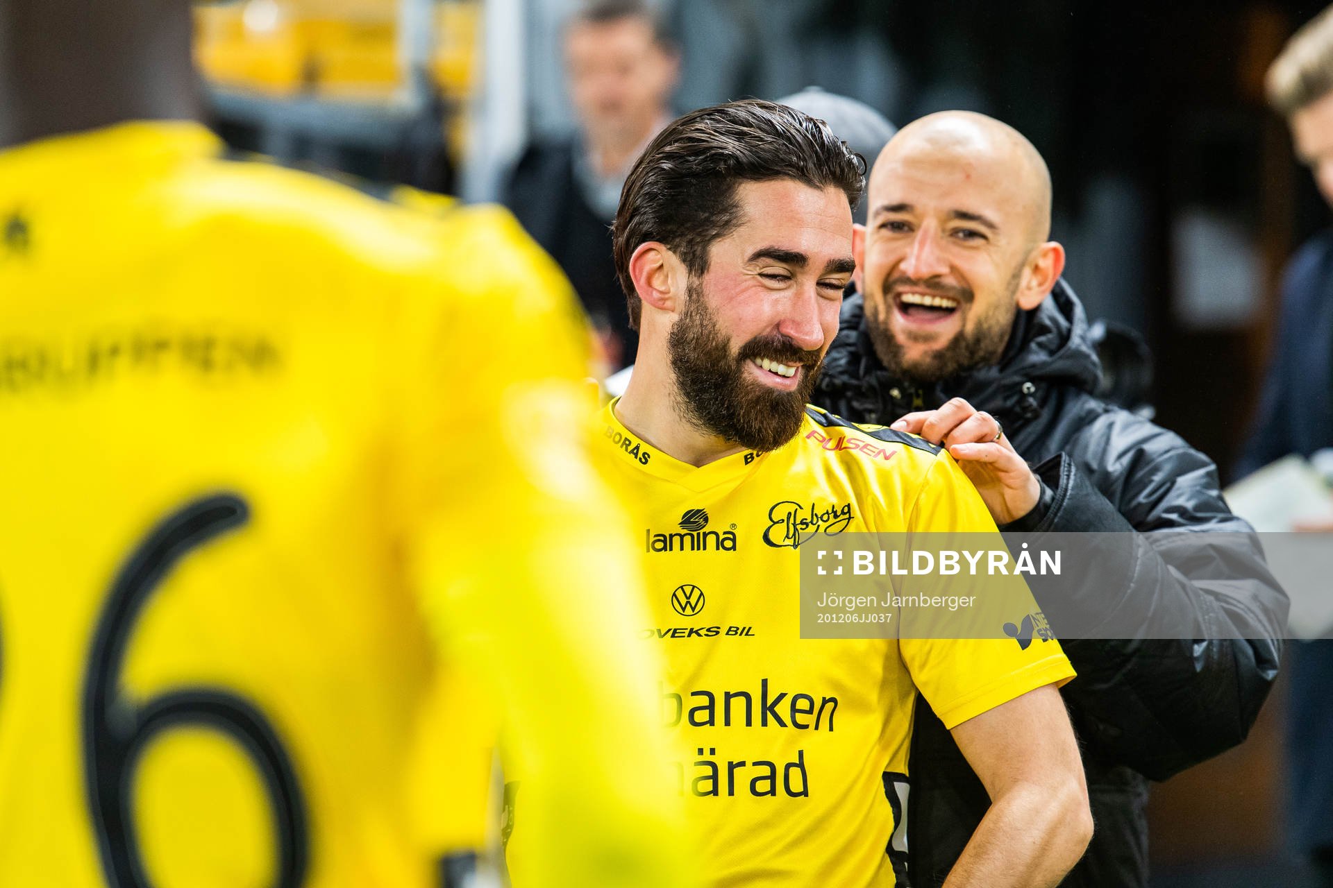 Elfsborgs Frederik Holst och Robert Gojani jublar