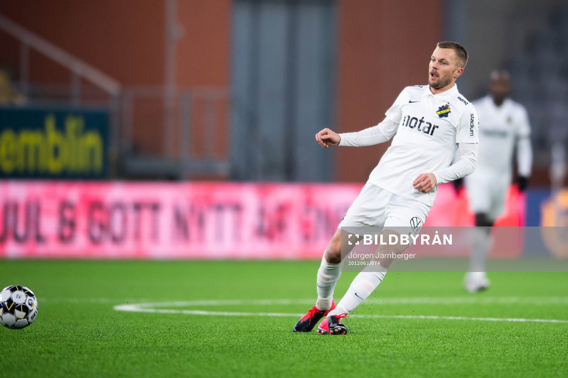 s Sebastian Larsson