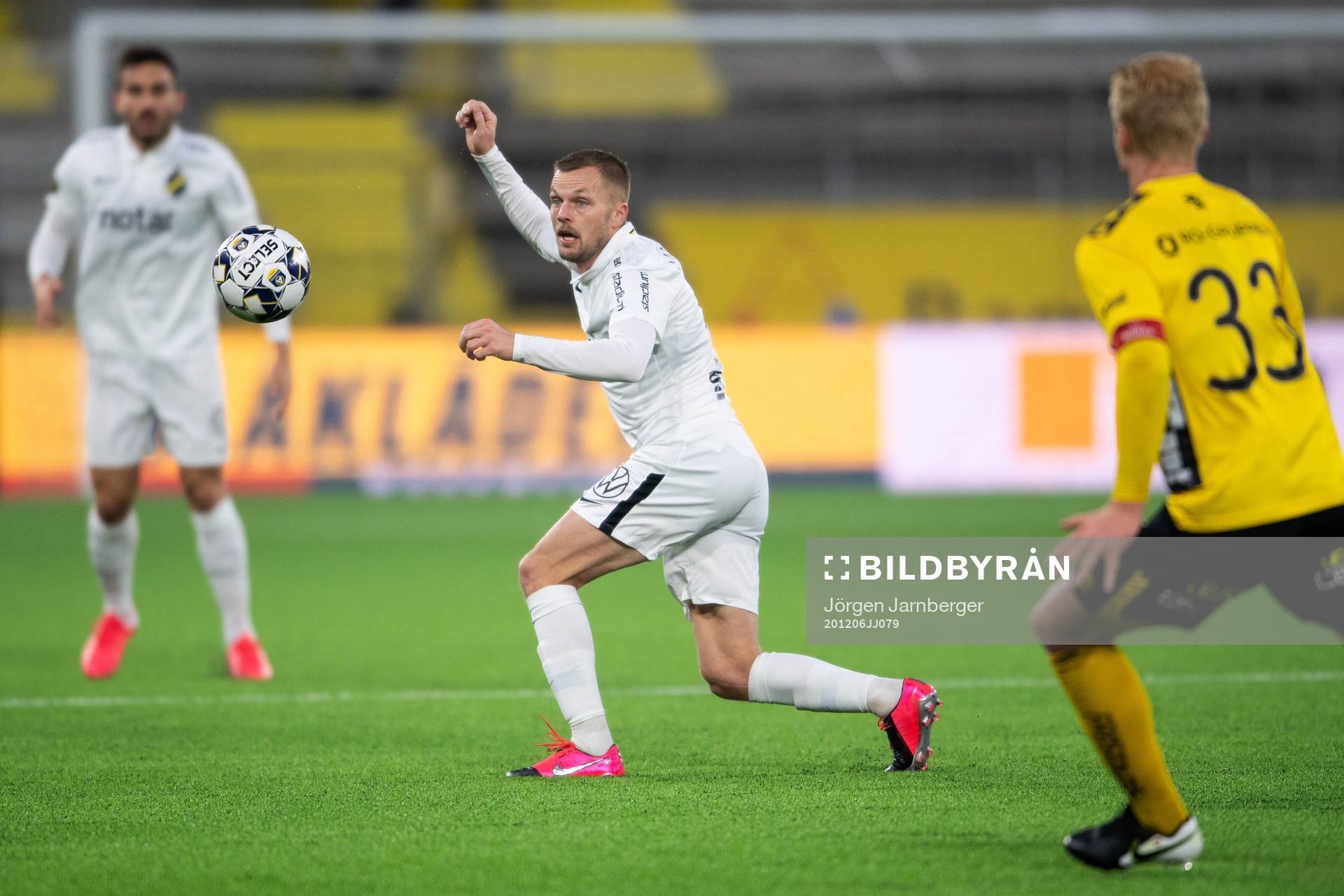 s Sebastian Larsson