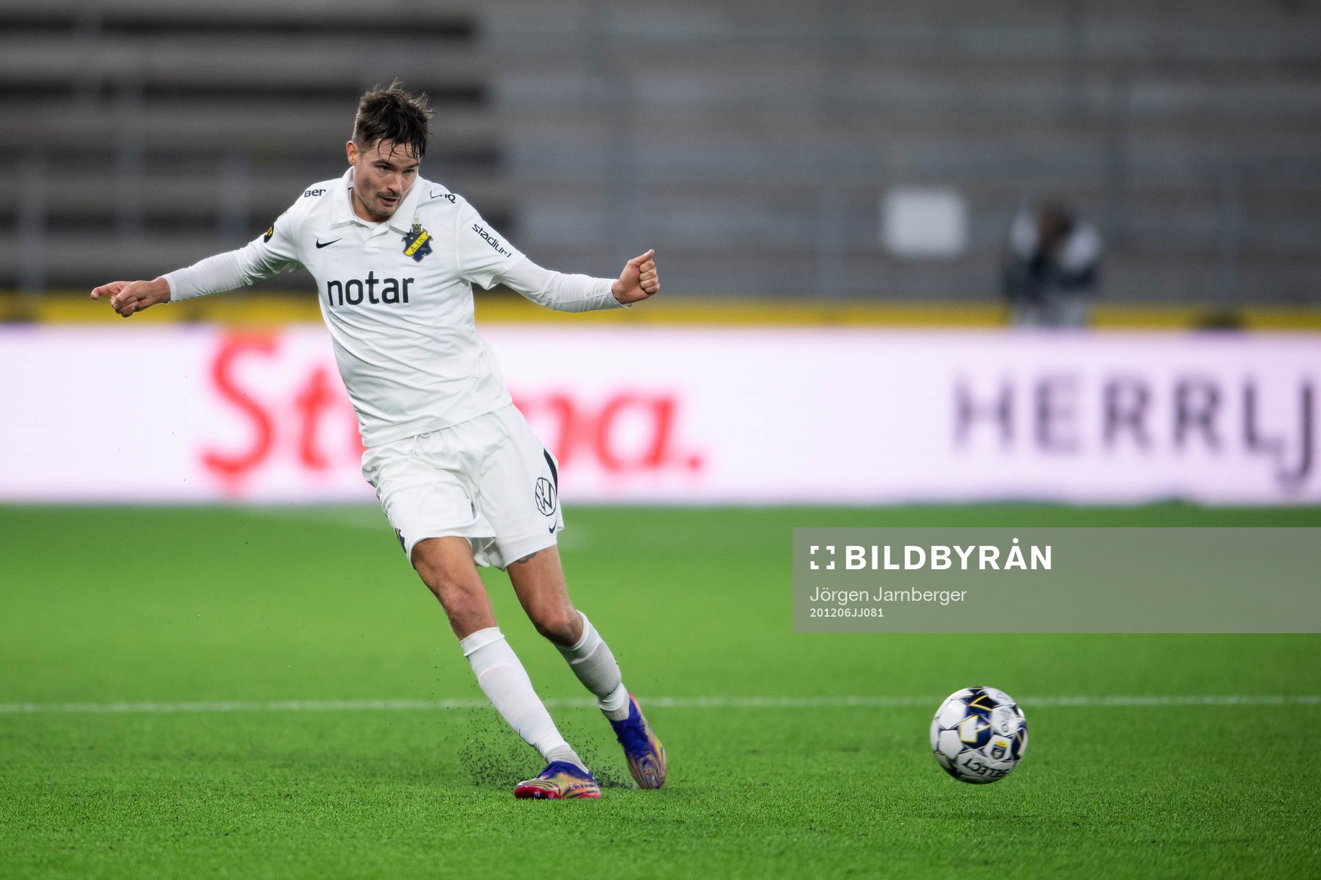 s Mikael Lustig