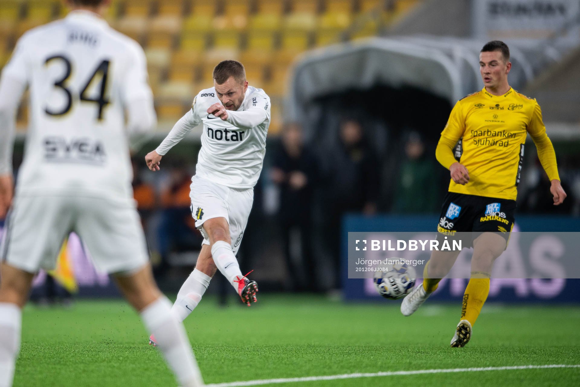 s Sebastian Larsson