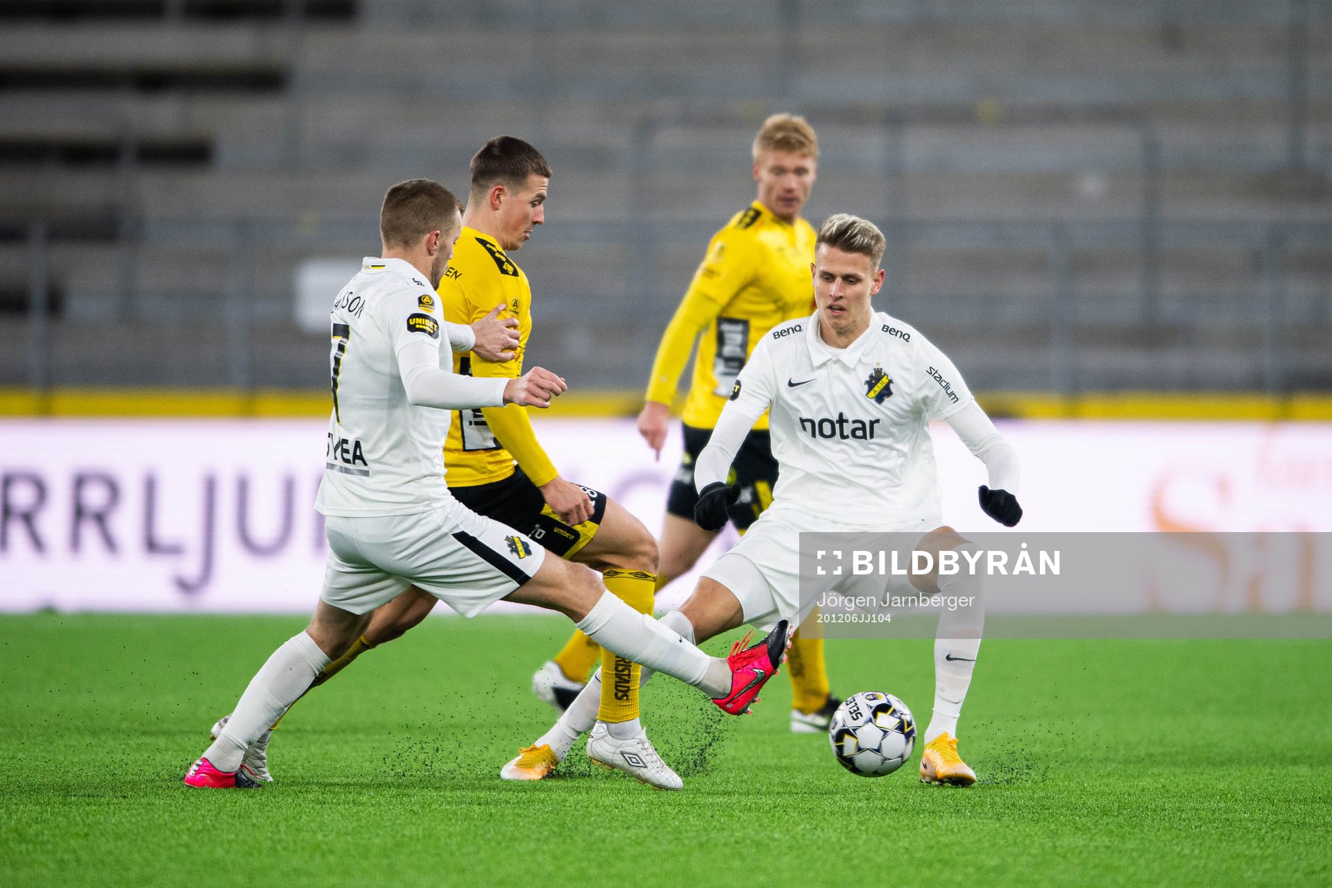 s Sebastian Larsson och Bojan Radulovic