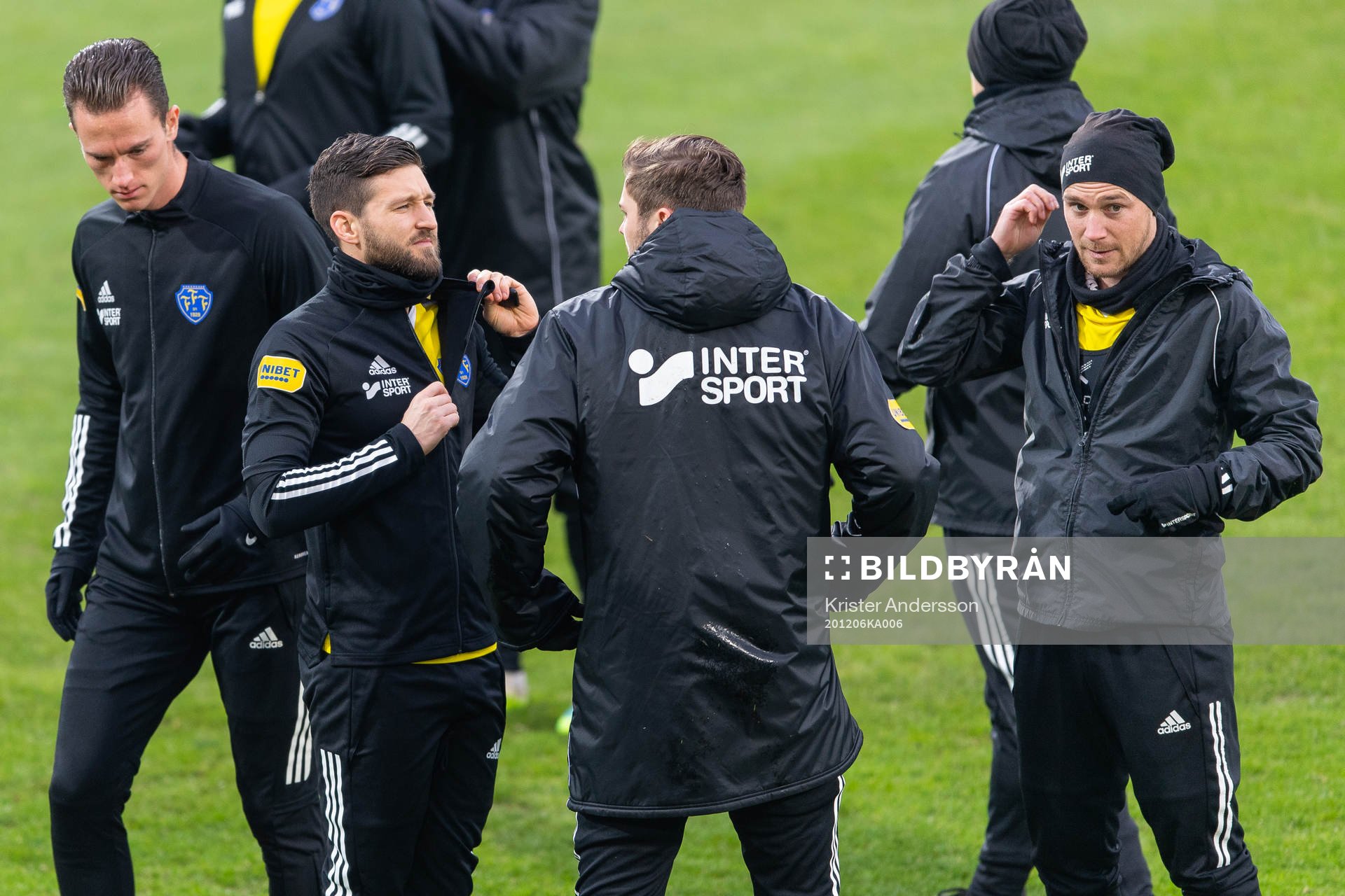Falkenbergs Tibor Brink Joza och Christoffer Carlsson före
