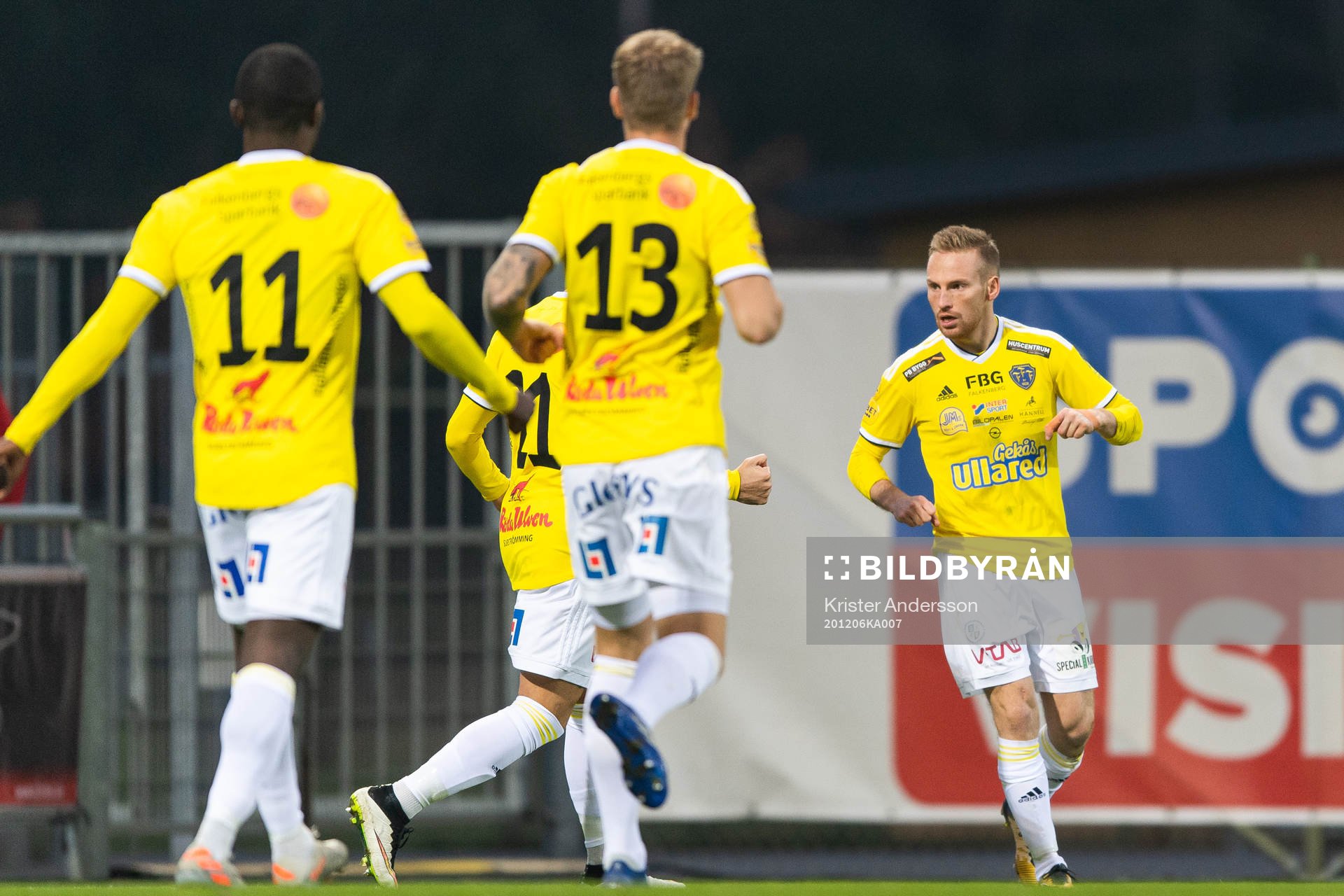 Falkenbergs Tobias Englund jublar efter 1-0 under fotbollsmatchen i Allsvenskan mellan Falkenberg och Mjällby den 6 december 2020 i Falkenberg.