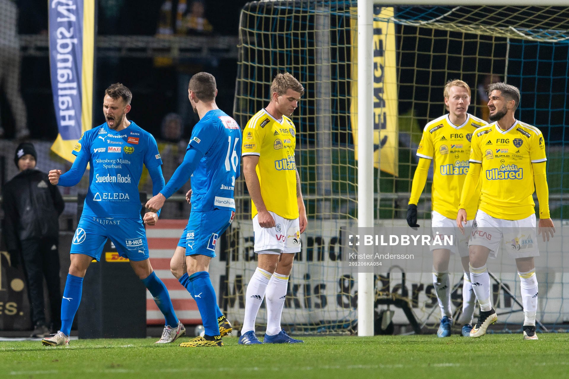 Mjällbys Max Watson jublar