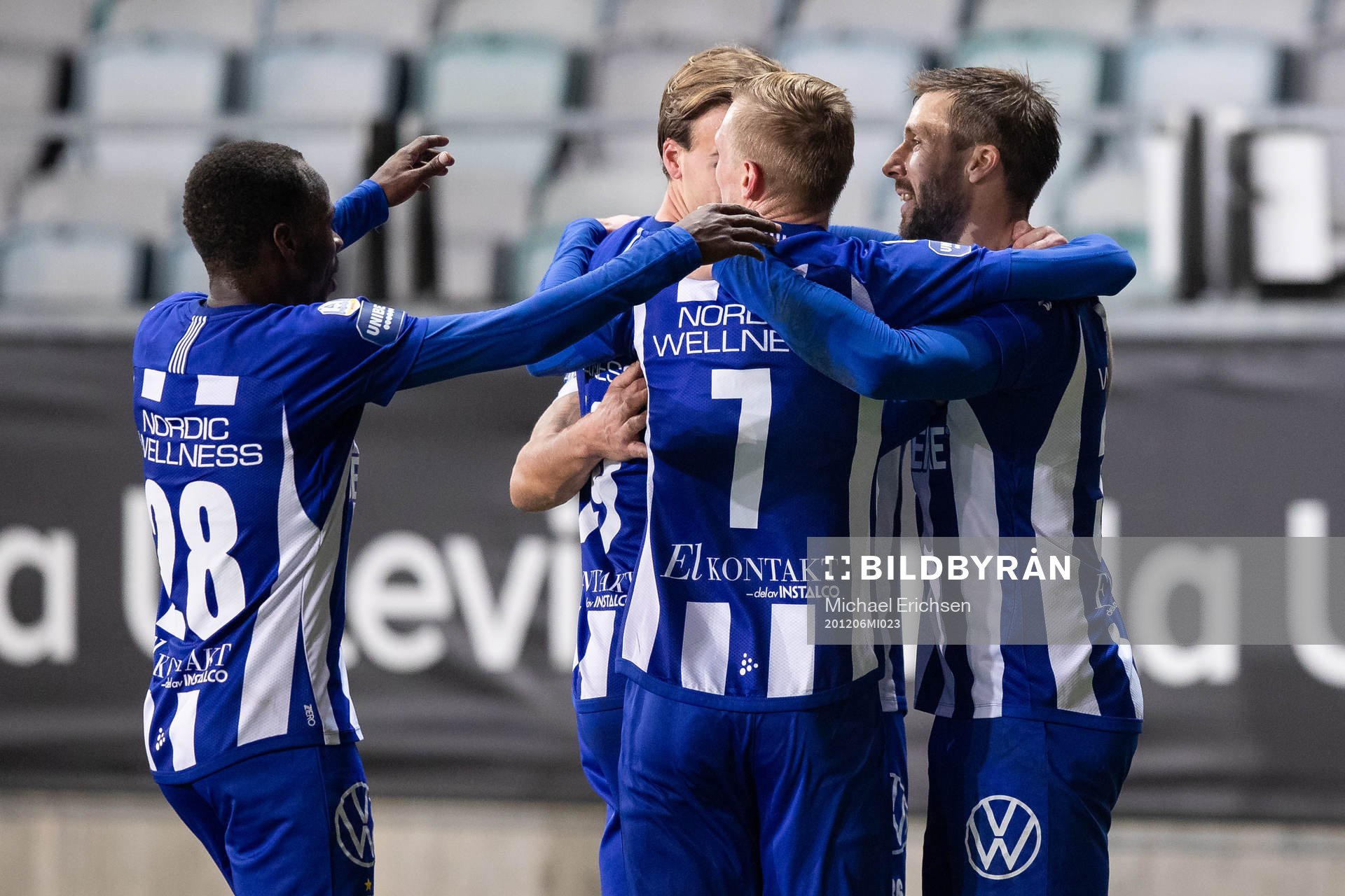 IFK Göteborgs Mattias Bjärsmyr jublar med lagkamrater