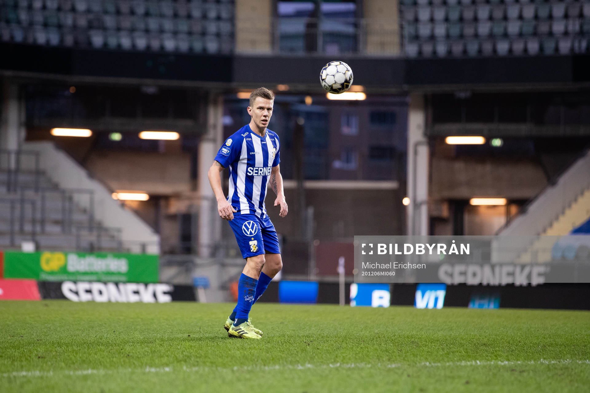 IFK Göteborgs Pontus Wernbloom med tomma läktare i