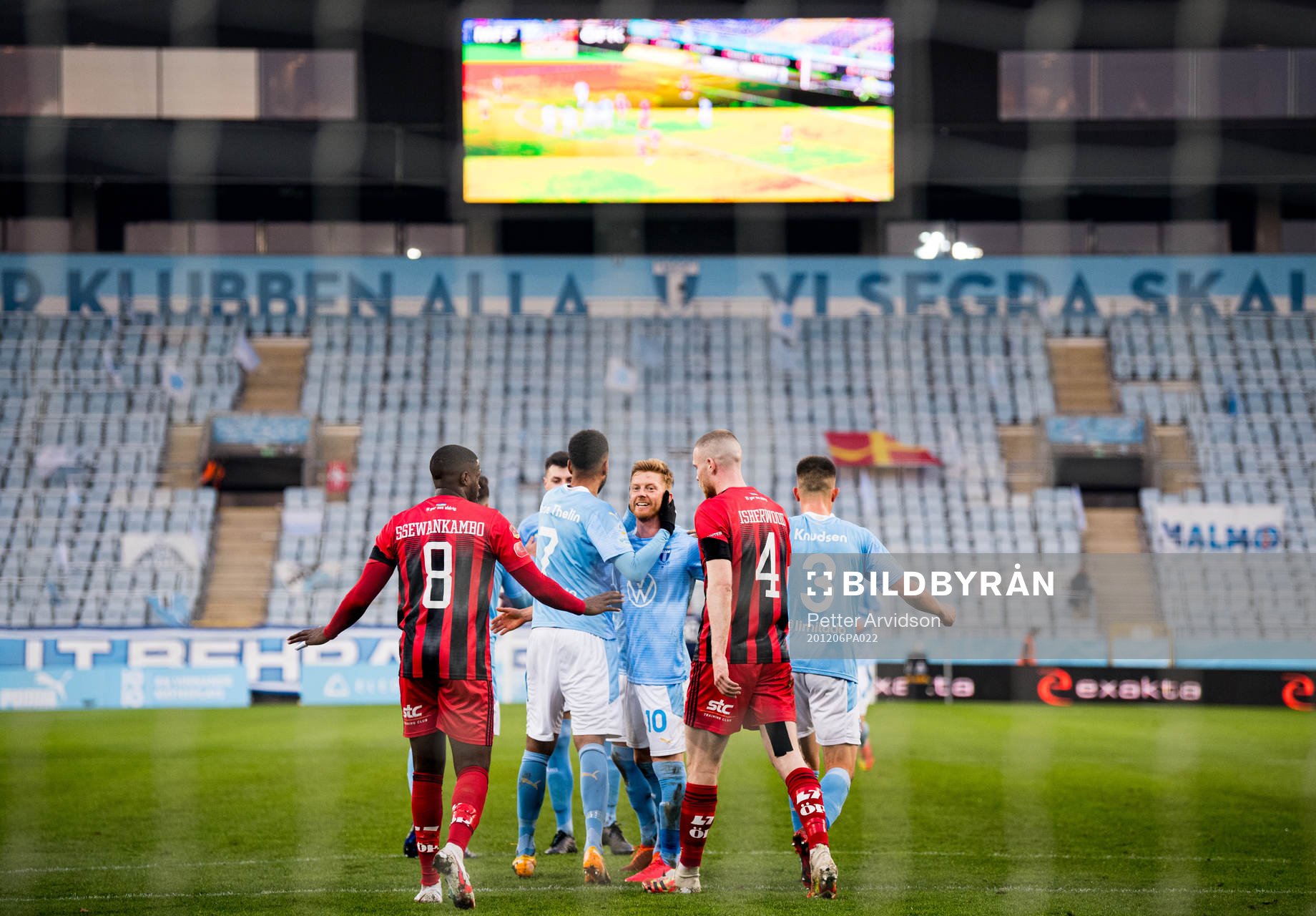 Malmö FFs Anders Christiansen jublar med lagkamrater