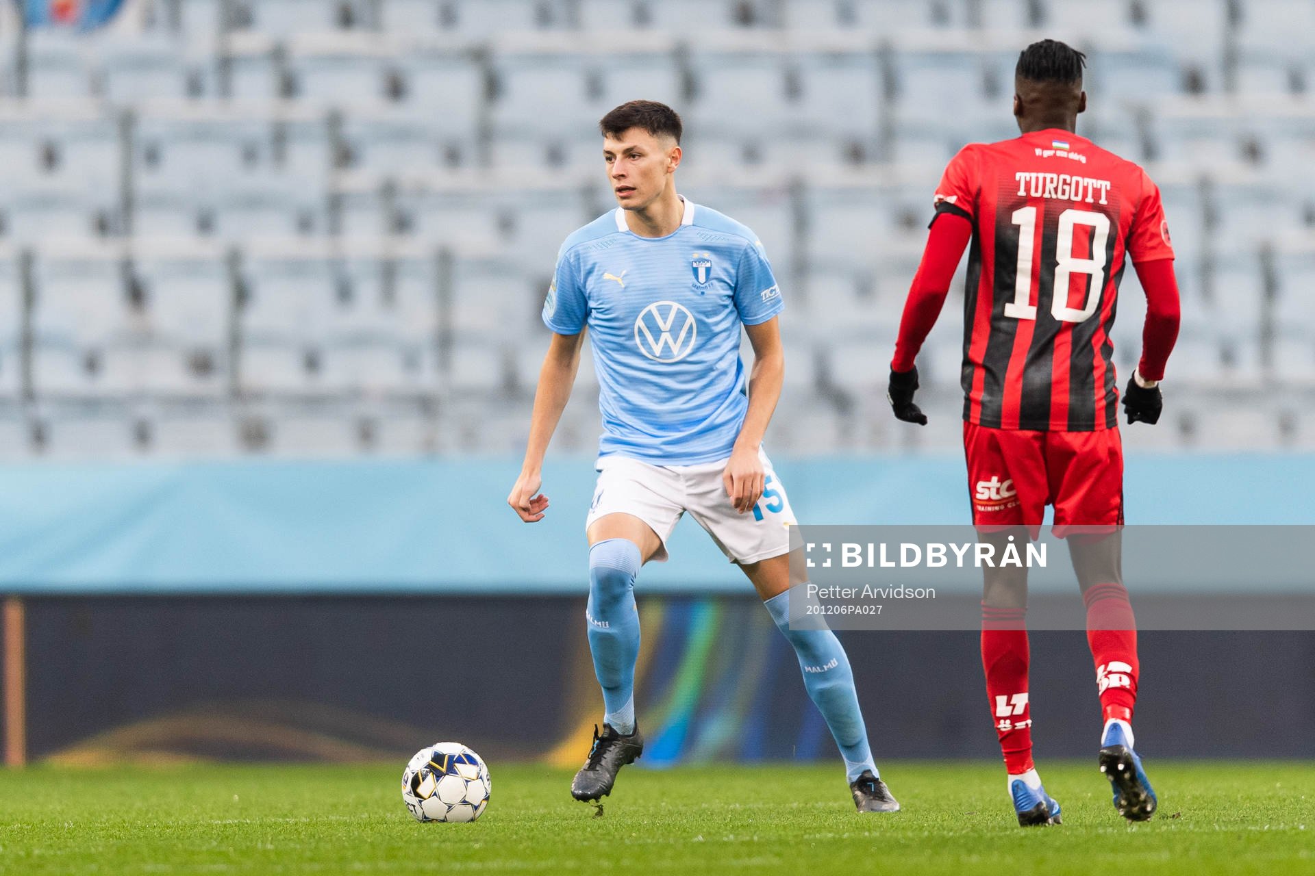 Malmö FFs Anel Ahmedhodzic och Östersunds Blair Turgott