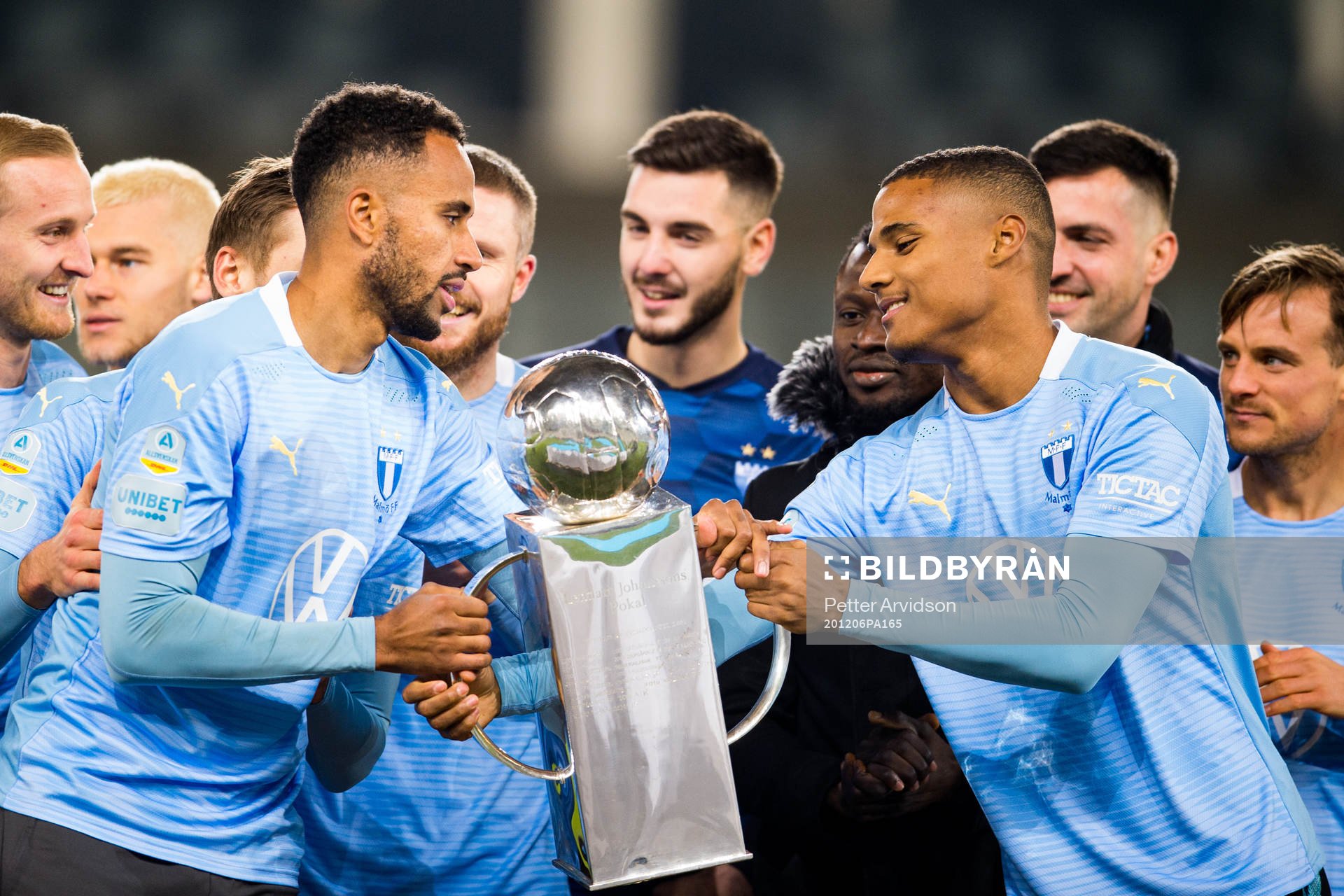 Malmö FFs Isaac Kiese Thelin och Amin Sarr med Lennart