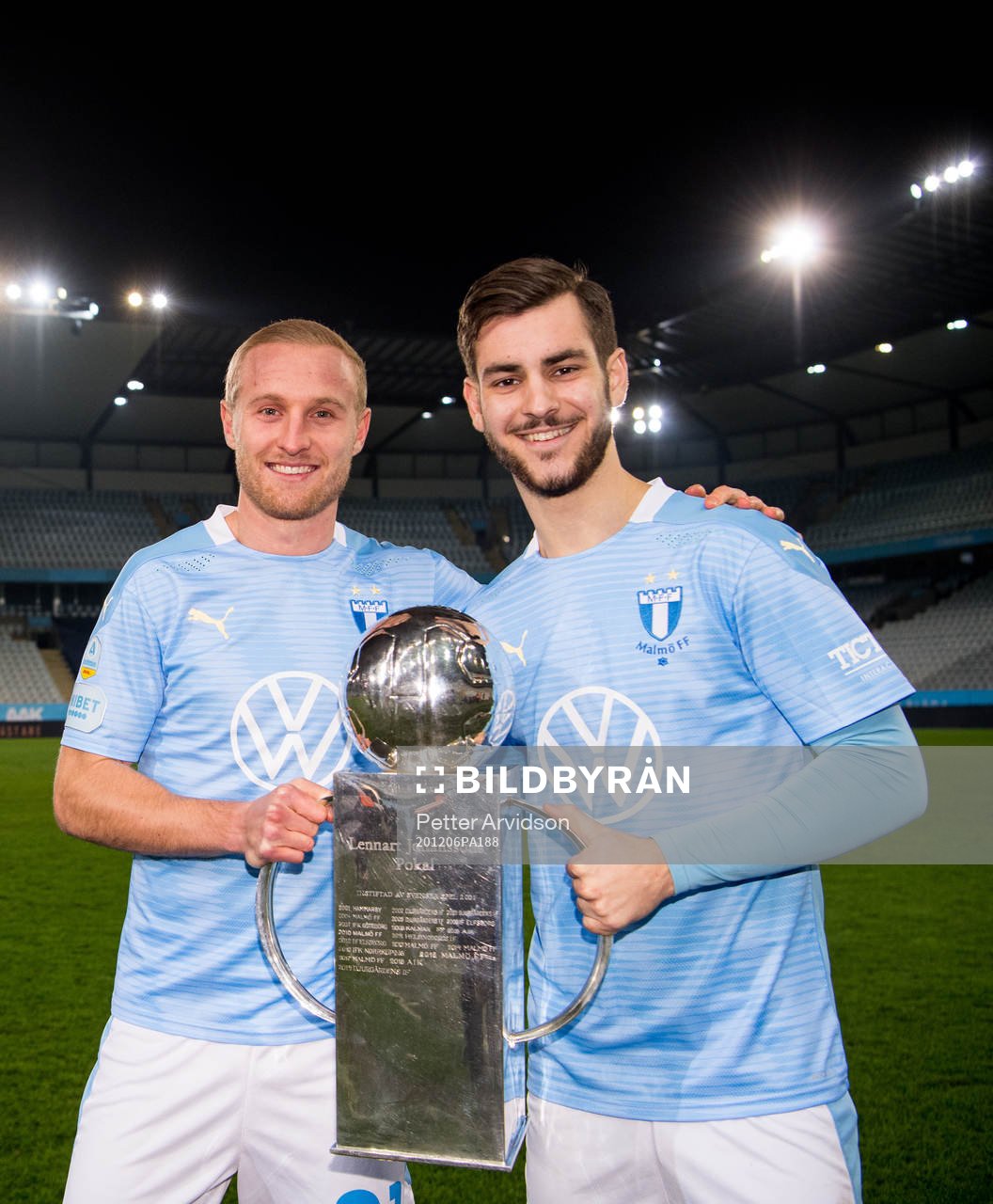 Malmö FFs Franz Brorsson och Adi Nalic med Lennart