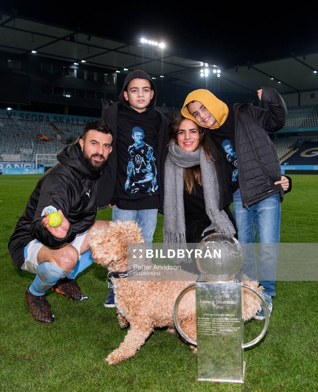 Malmö FFs Behrang Safari med sin familj, barnen Emiliano
