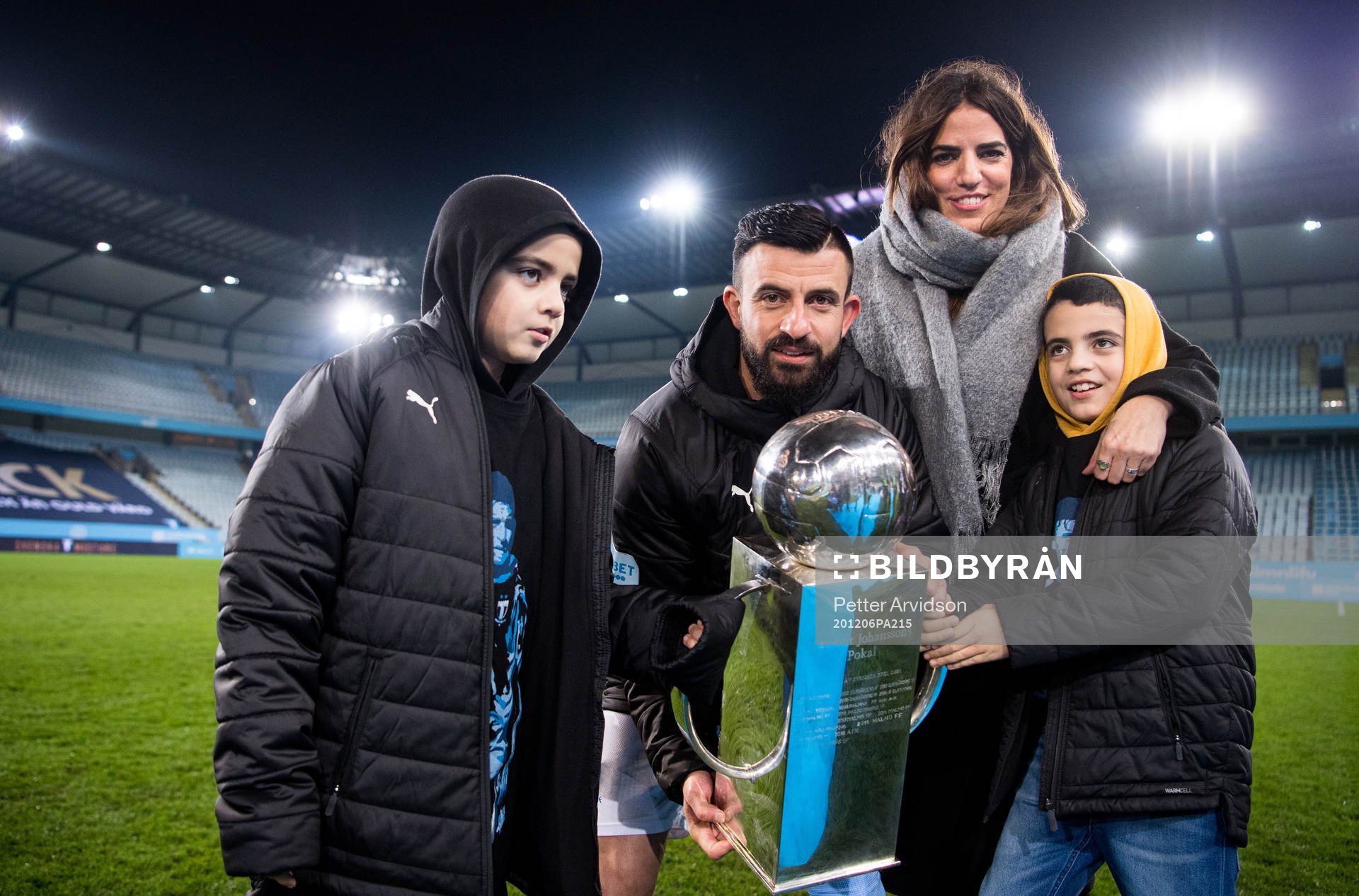 Malmö FFs Behrang Safari med sin familj, barnen Emiliano