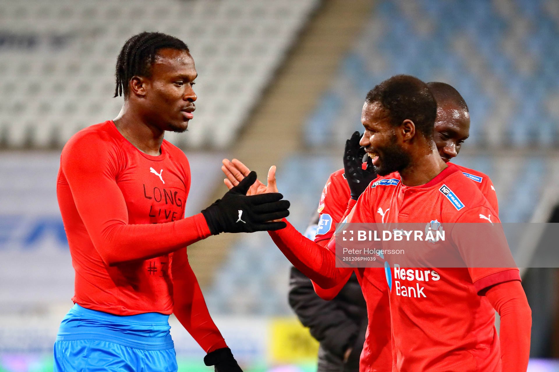Helsingborgs Joseph Ceesay och Mohammed Abubakari jublar