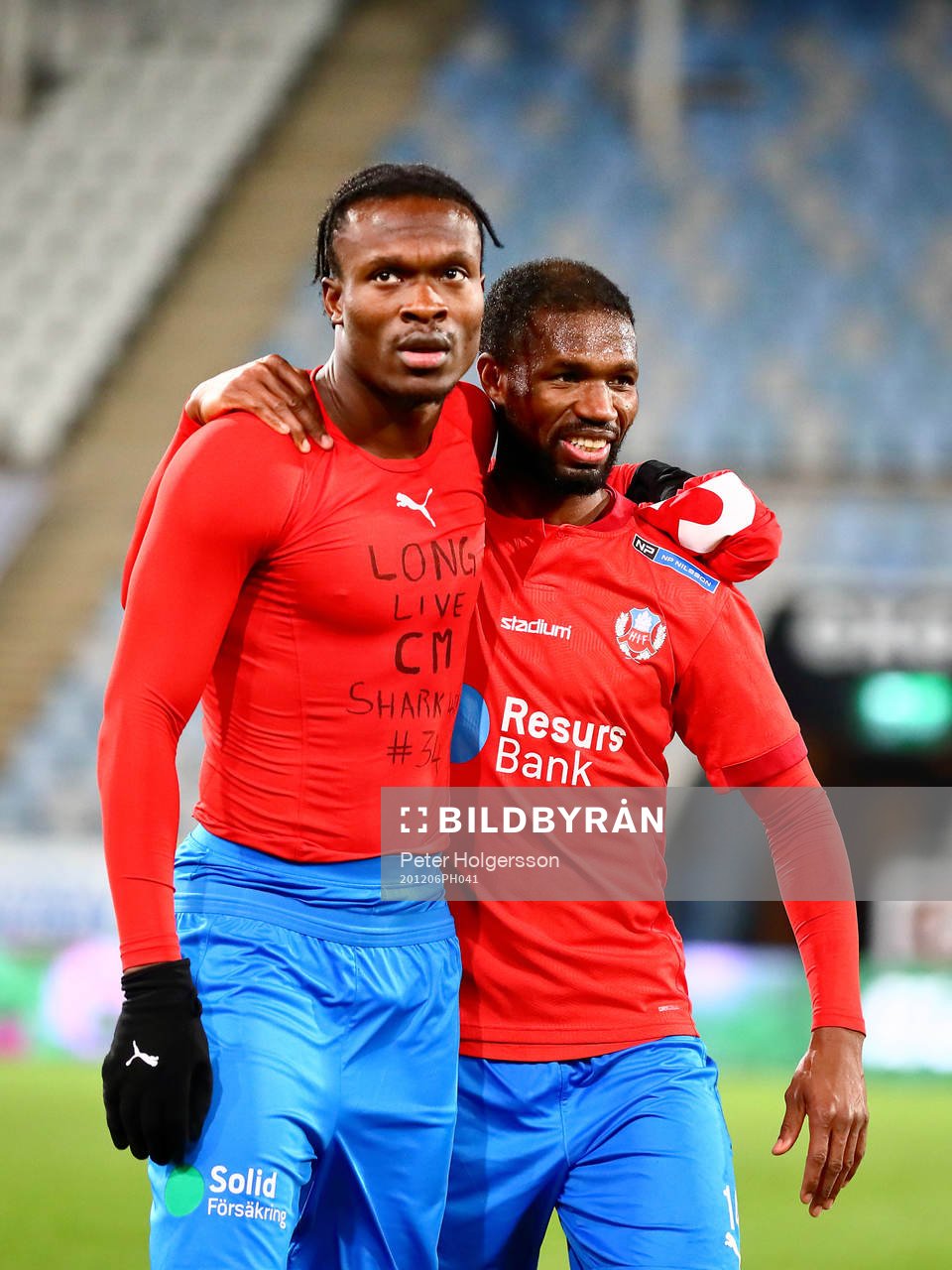 Helsingborgs Joseph Ceesay och Mohammed Abubakari jublar