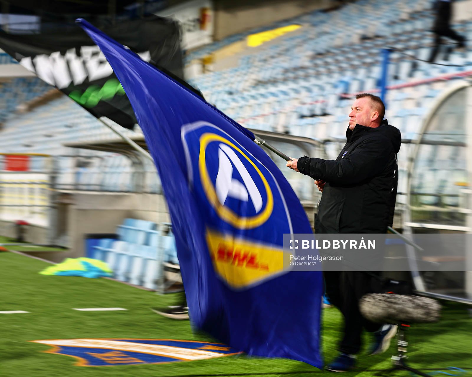 Johnny Håkansson tågar in med allsvenskans fana