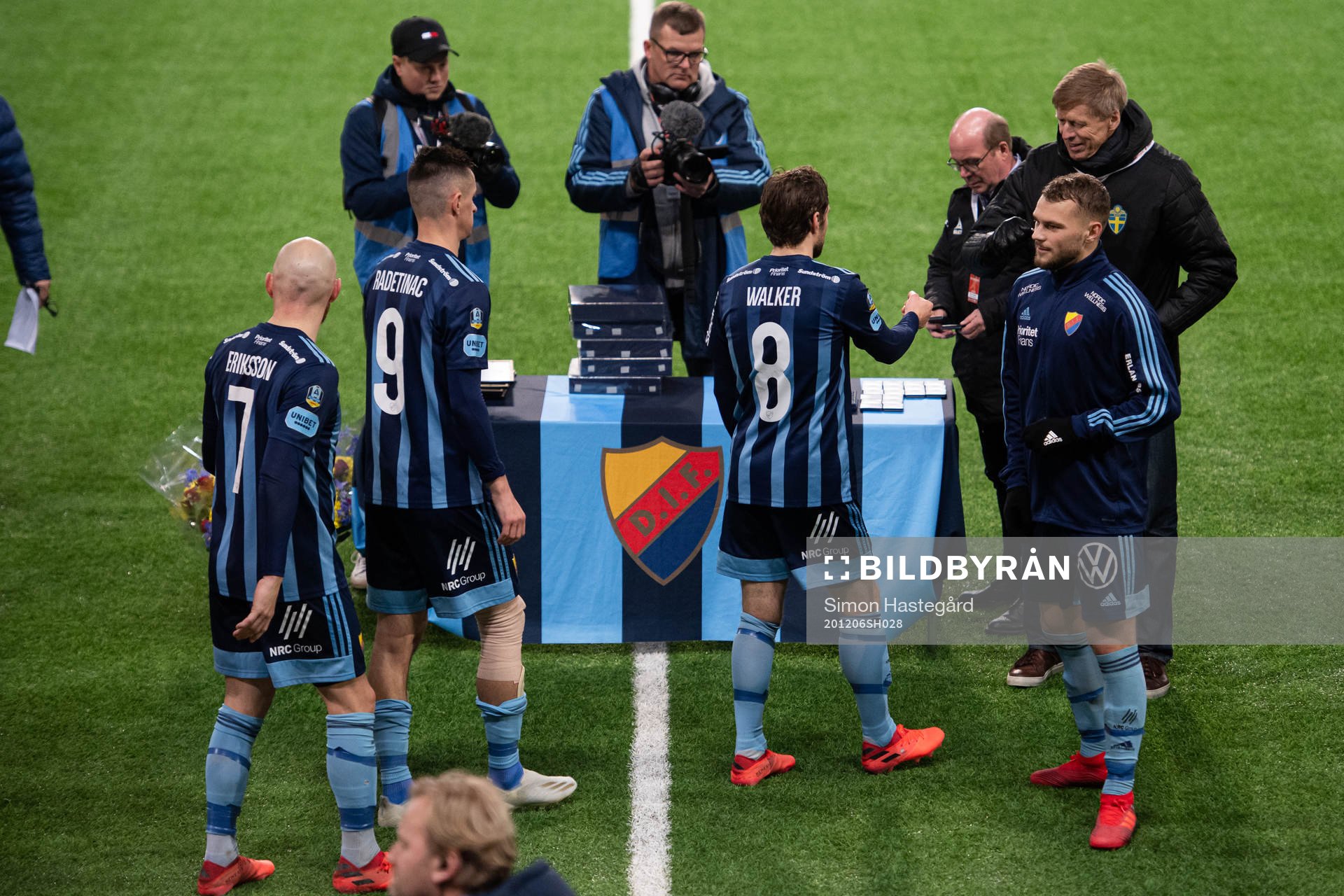 Djurgårdens spelare tar emot bronsmedaljer