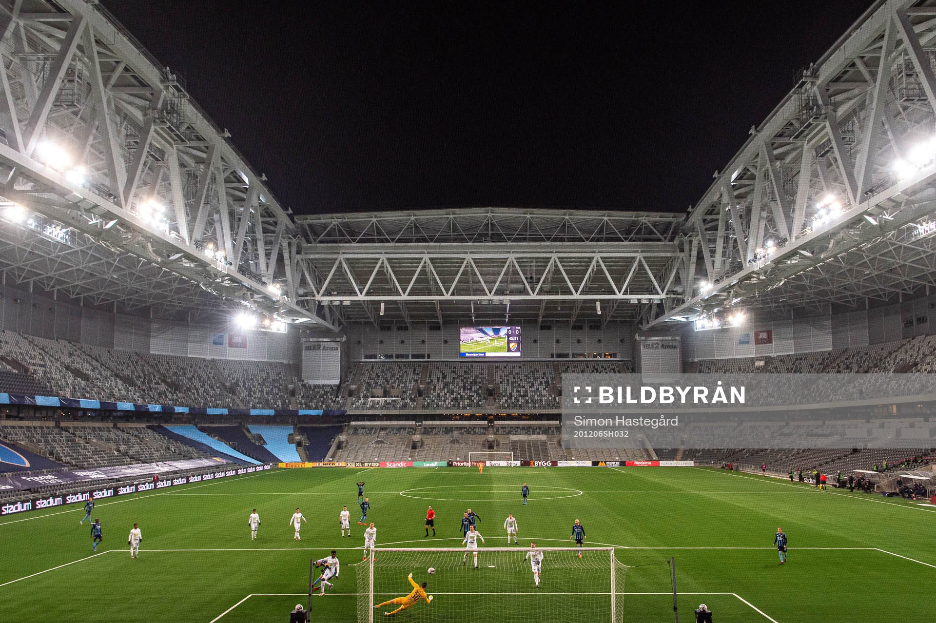 Djurgårdens Jesper Karlström gör 1-0 under fotbollsmatchen i Allsvenskan mellan Djurgården och Varberg den 6 december 2020 i Stockholm.