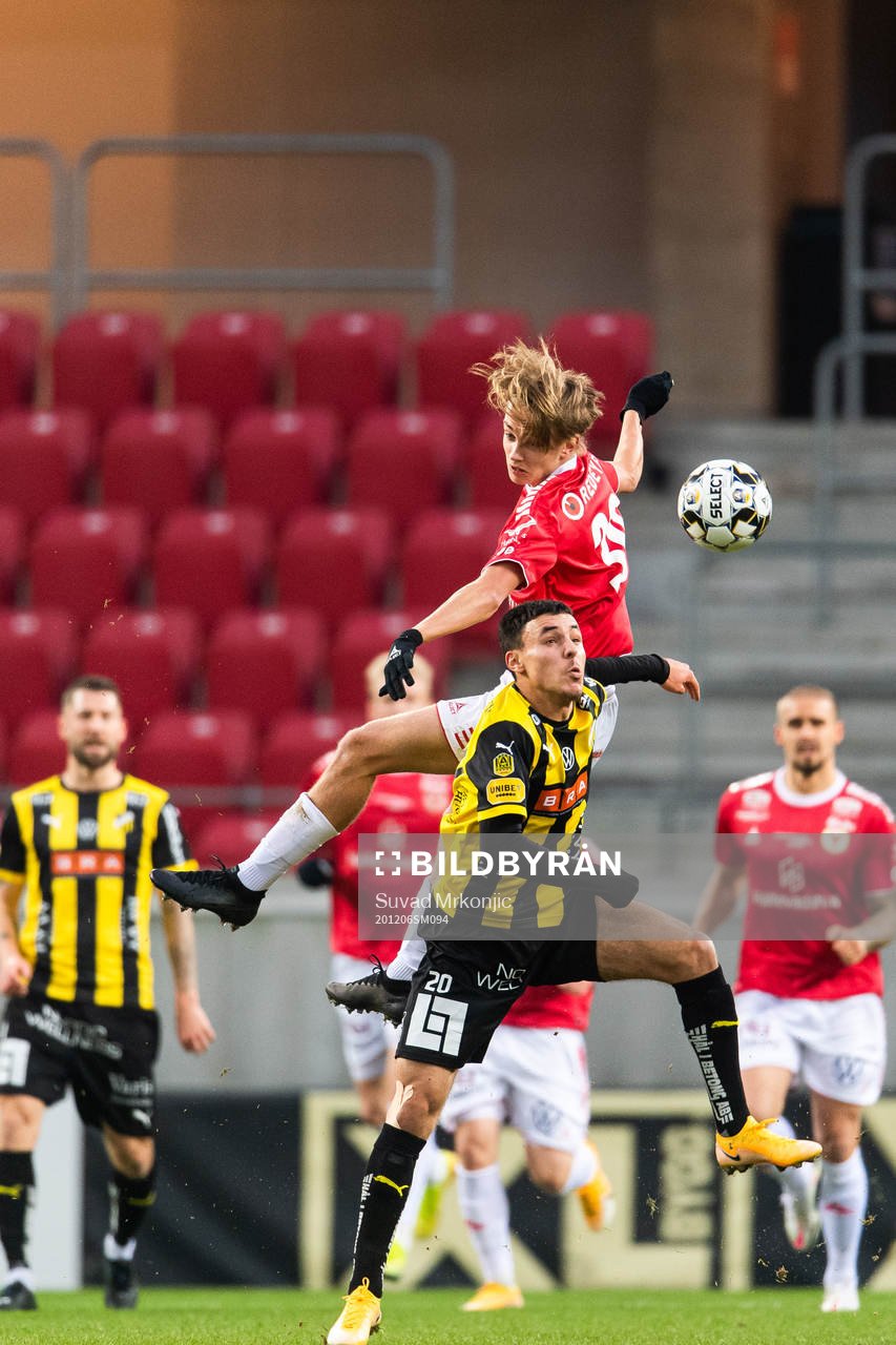 Kalmars Isak Magnusson och Häckens Ali Youssef