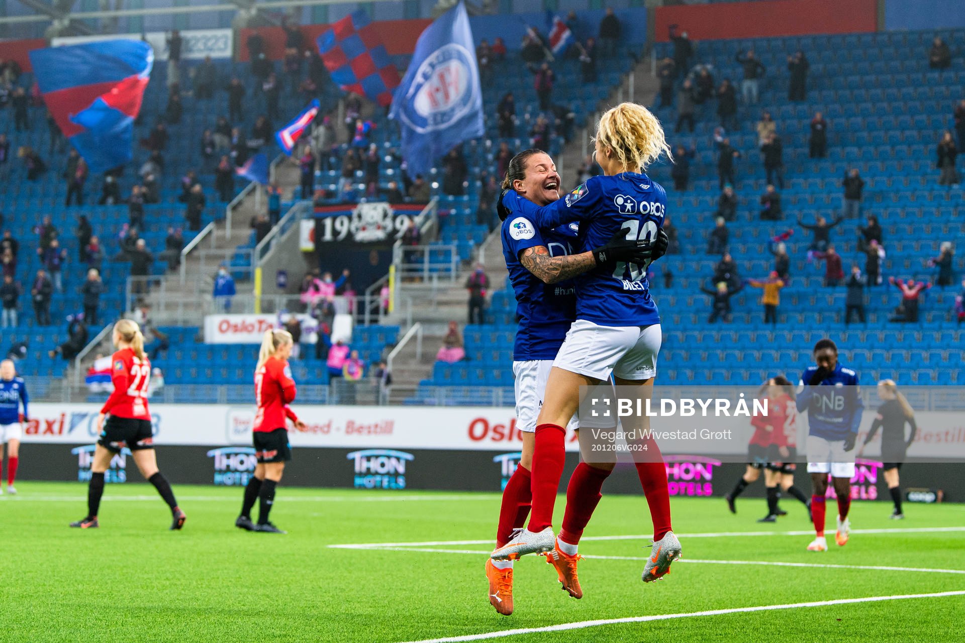 Celin Bizet Ildhusøy of Vålerenga celebrates with
