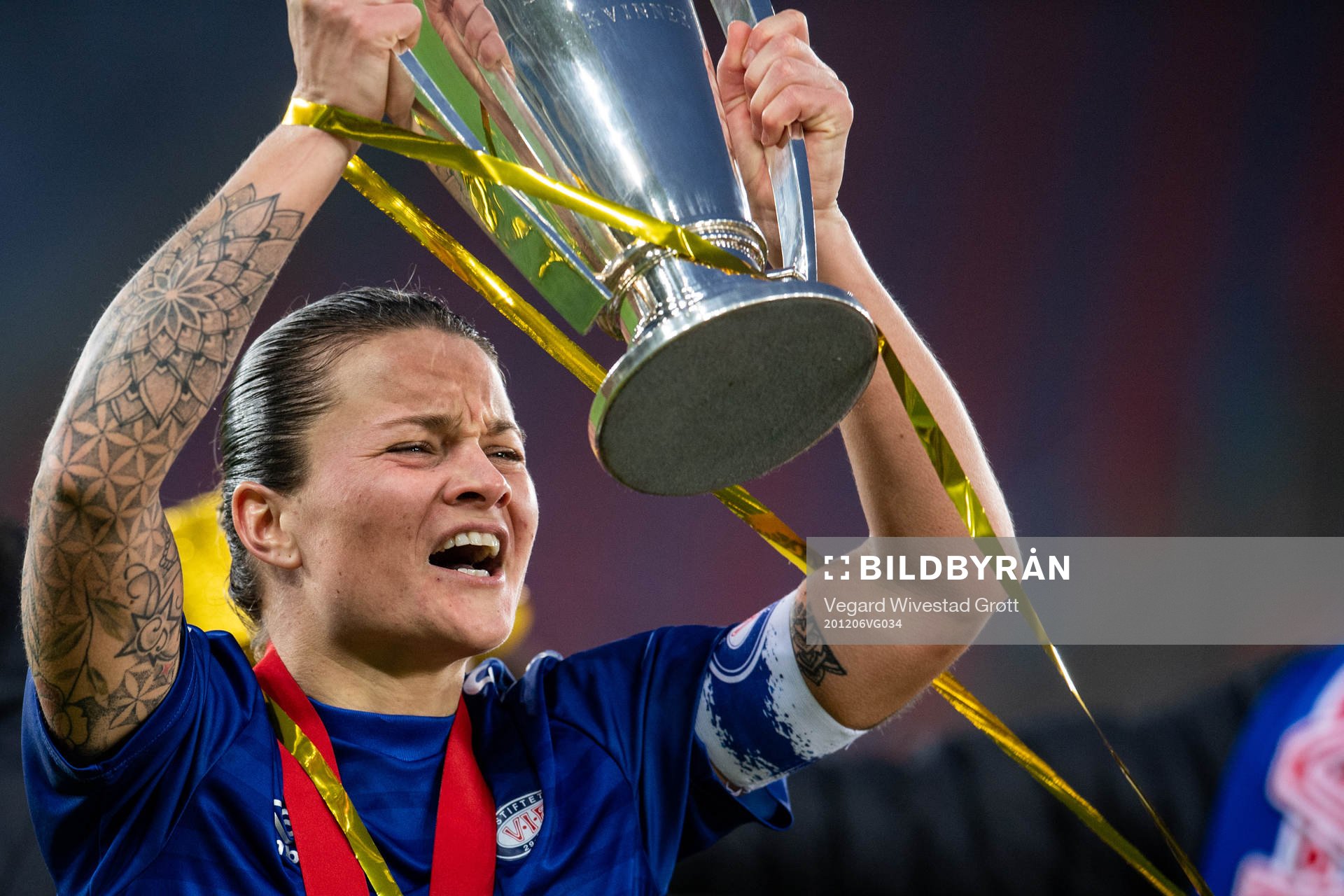 Sherida Spitse of Vålerenga celebrates
