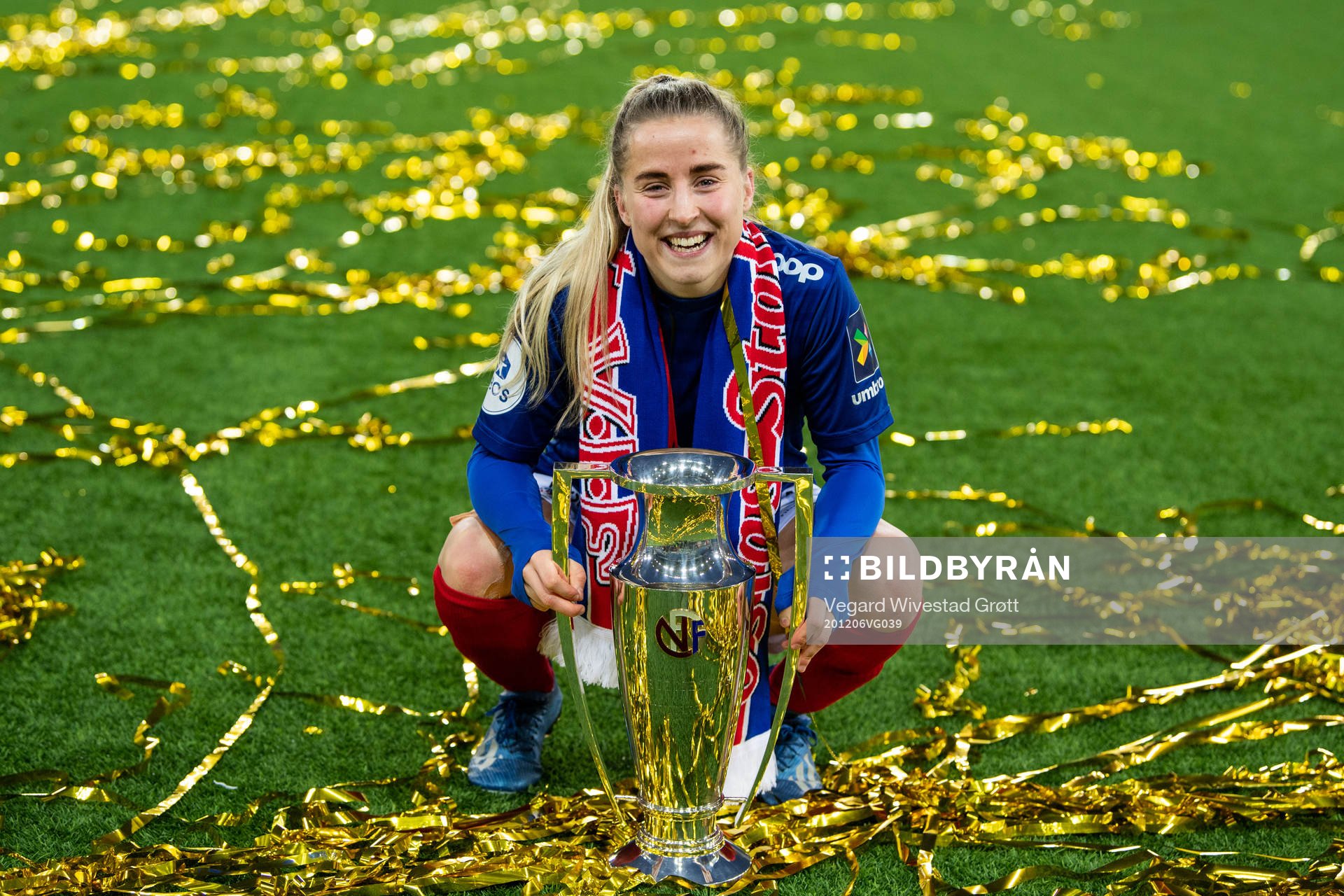 Sigrid Heien Hansen of Vålerenga celebrates