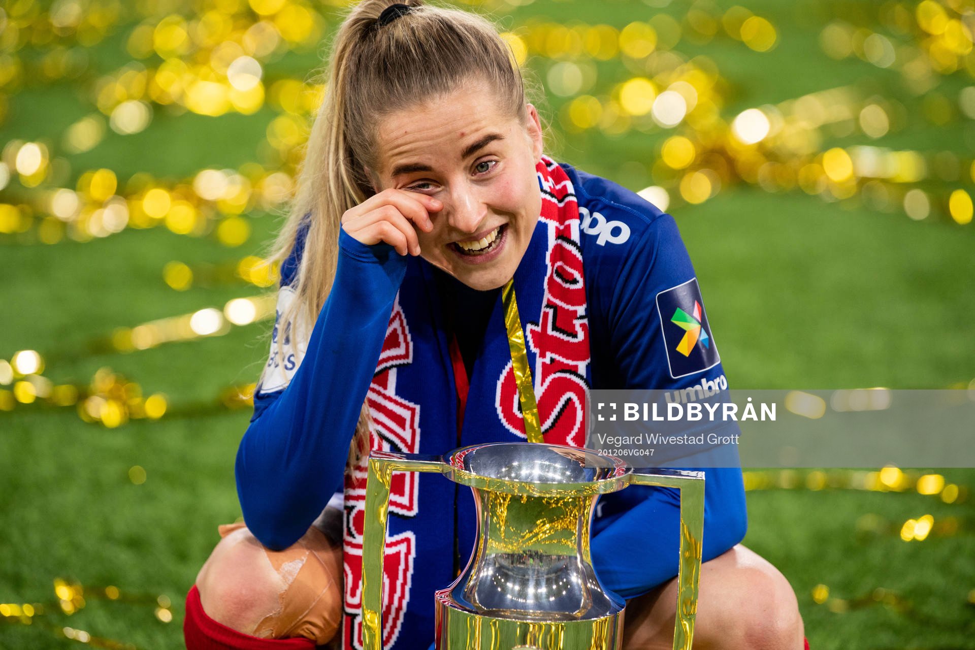 Sigrid Heien Hansen of Vålerenga celebrates