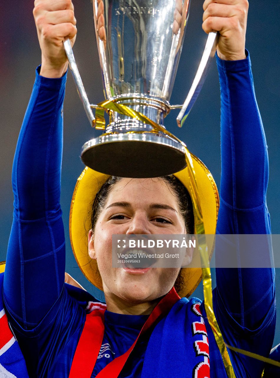 Dejana Stefanovic of Vålerenga celebrates winning the