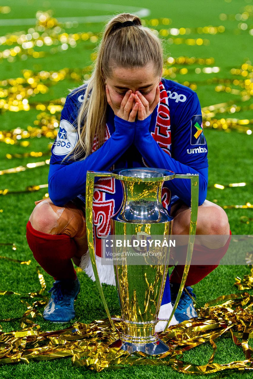 Sigrid Heien Hansen of Vålerenga celebrates winning the