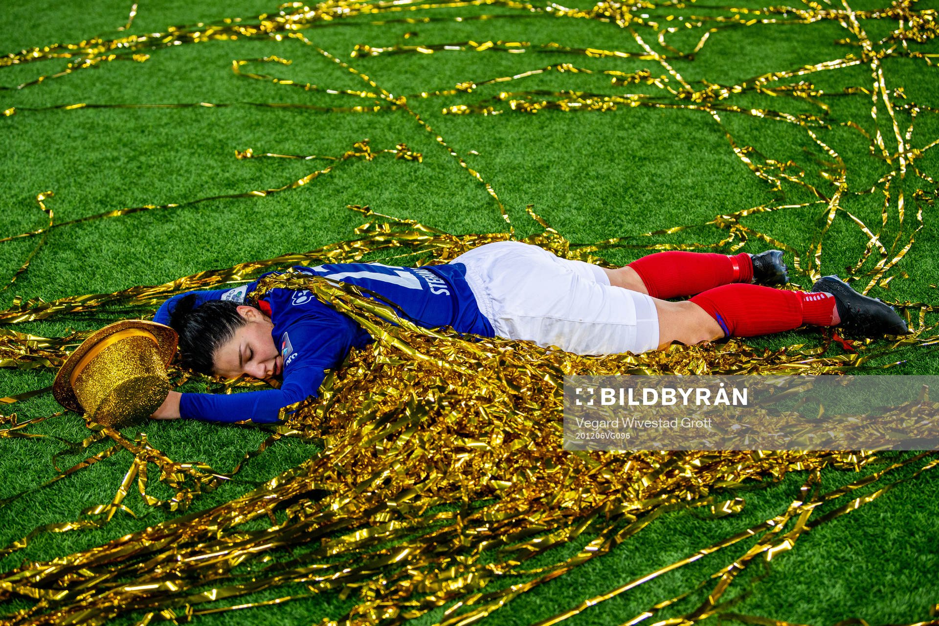 Dejana Stefanovic of Vålerenga celebrates winning the