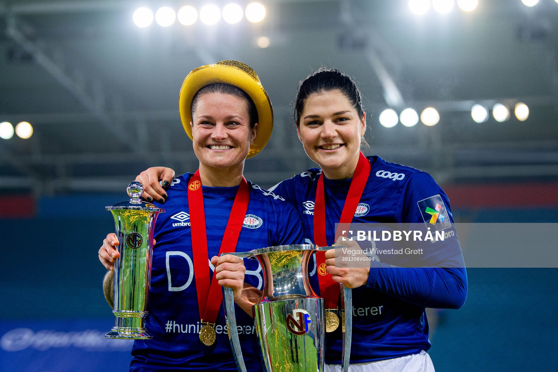 Sherida Spitse and Dejana Stefanovic of Vålerenga