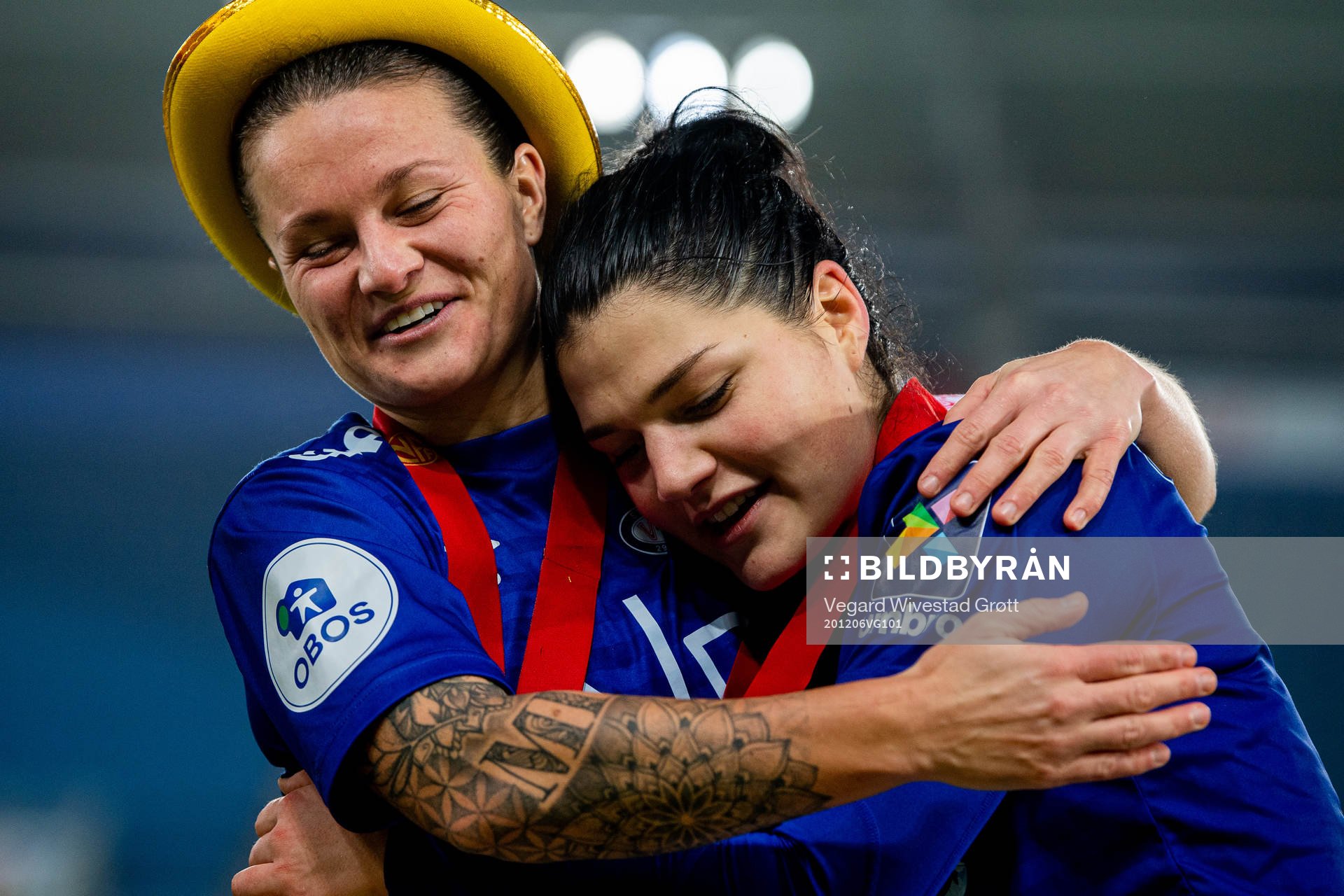 Sherida Spitse and Dejana Stefanovic of Vålerenga