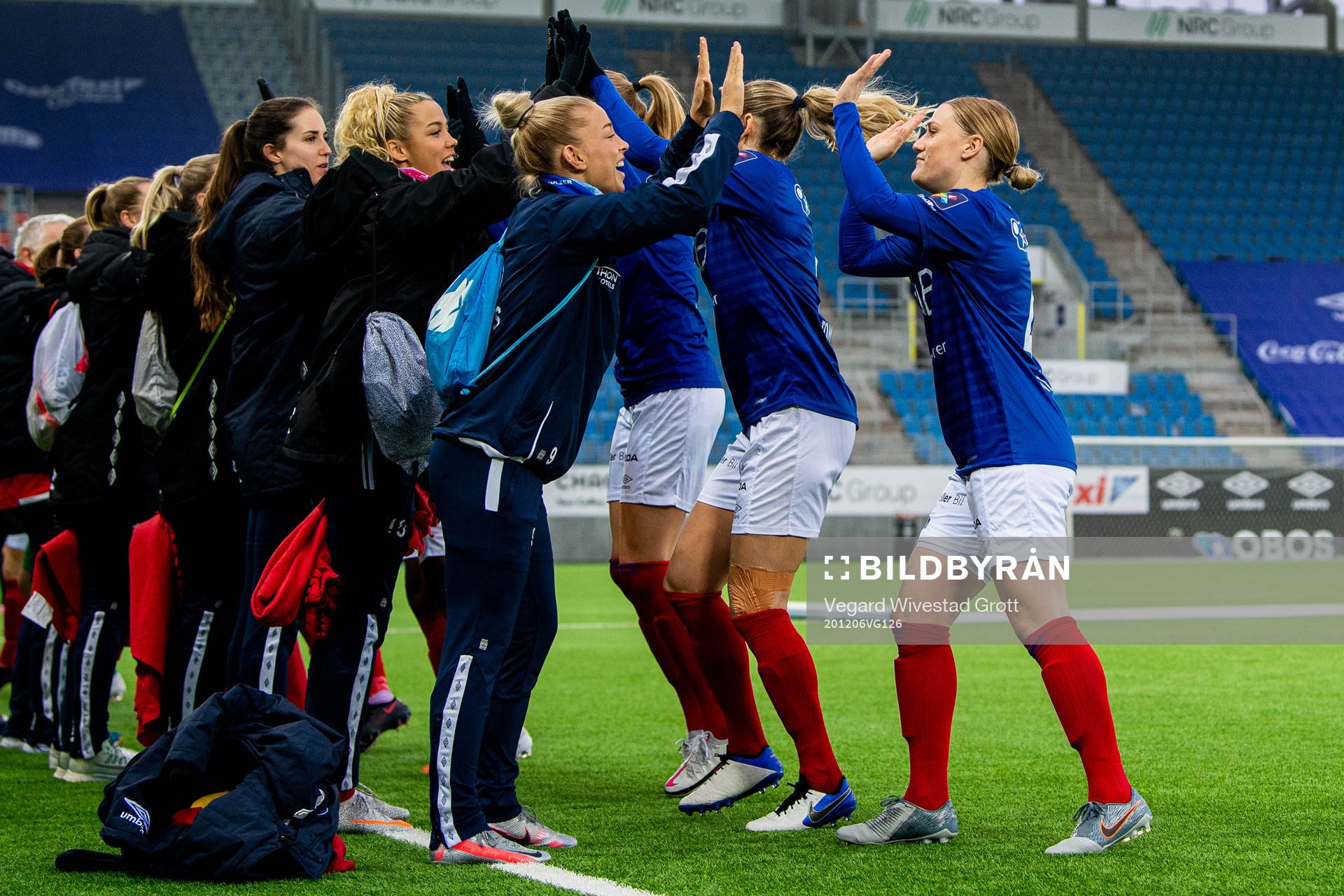 Rikke Bogetveit Nygaard and Catherine Bott of Vålerenga