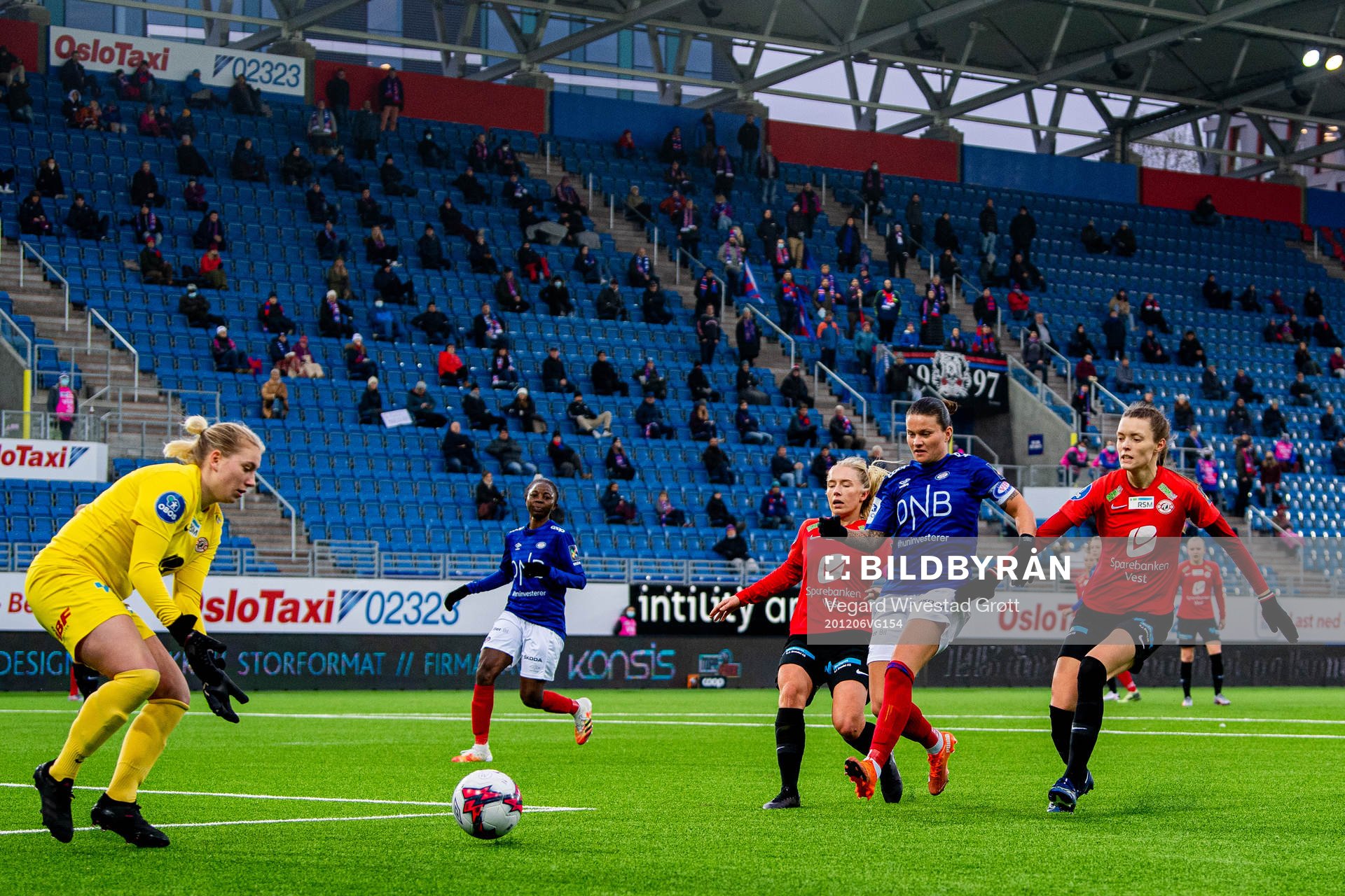 Goalkeeper Moa Edrud, Thea Bjelde and Kristin Risnes of
