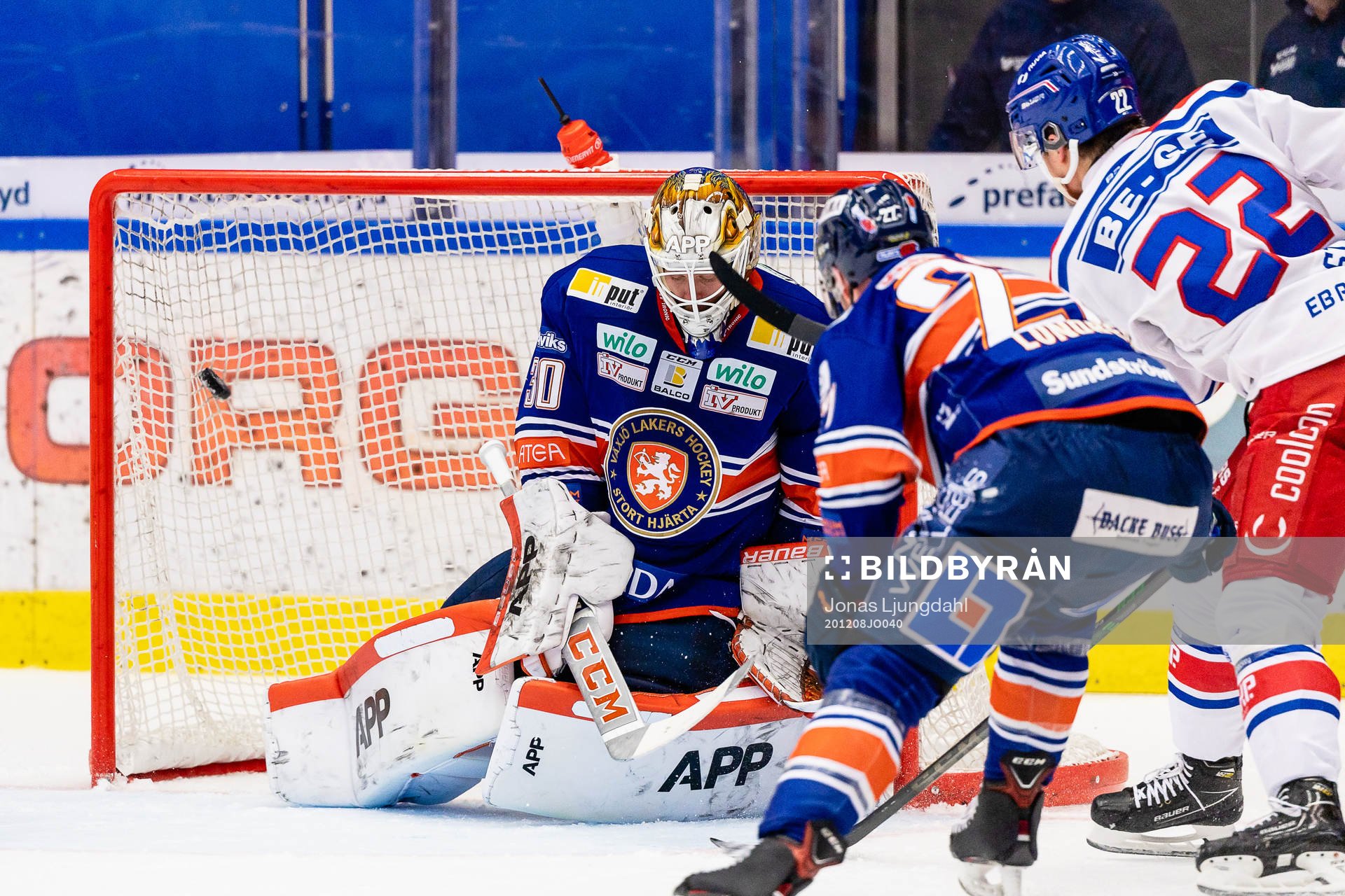 Oskarshamns John Dahlström gör mål 1-2 bakom Växjös
