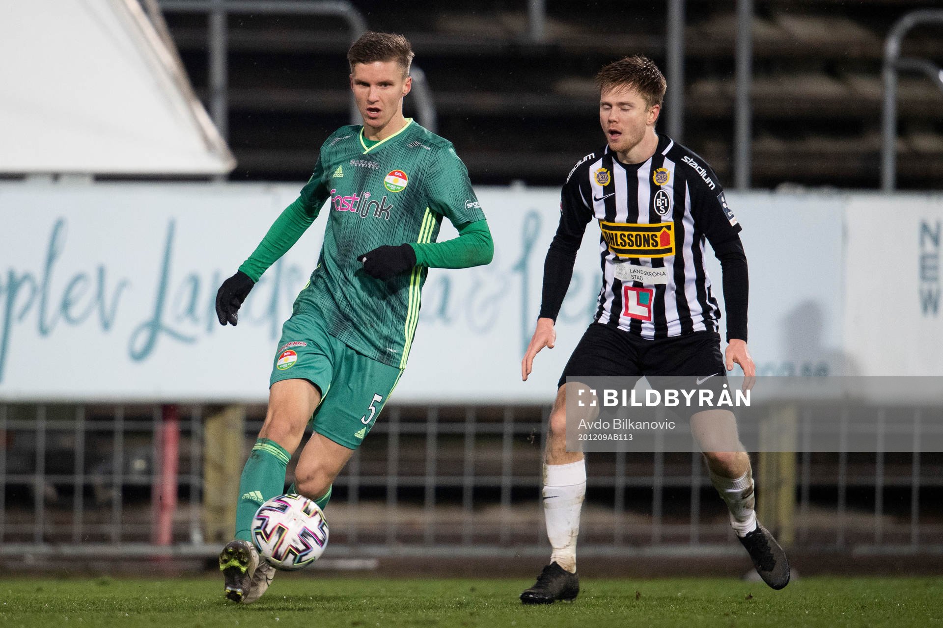 Dalkurds Samuel Leach Holm under fotbollsmatchen i kvalet till Superettan mellan Landskrona och Dalkurd den 9 december 2020 i Landskrona.