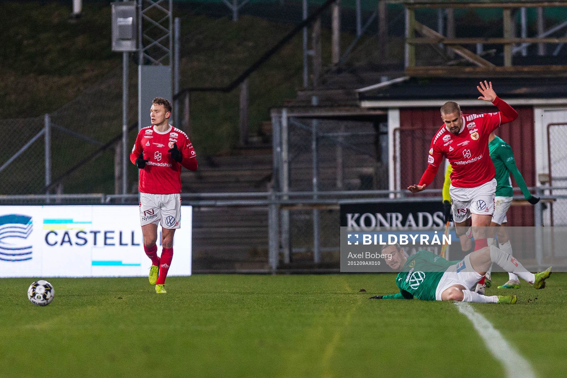 Jönköpings Edin Hamidovic och Kalmars Douglas Bergqvist