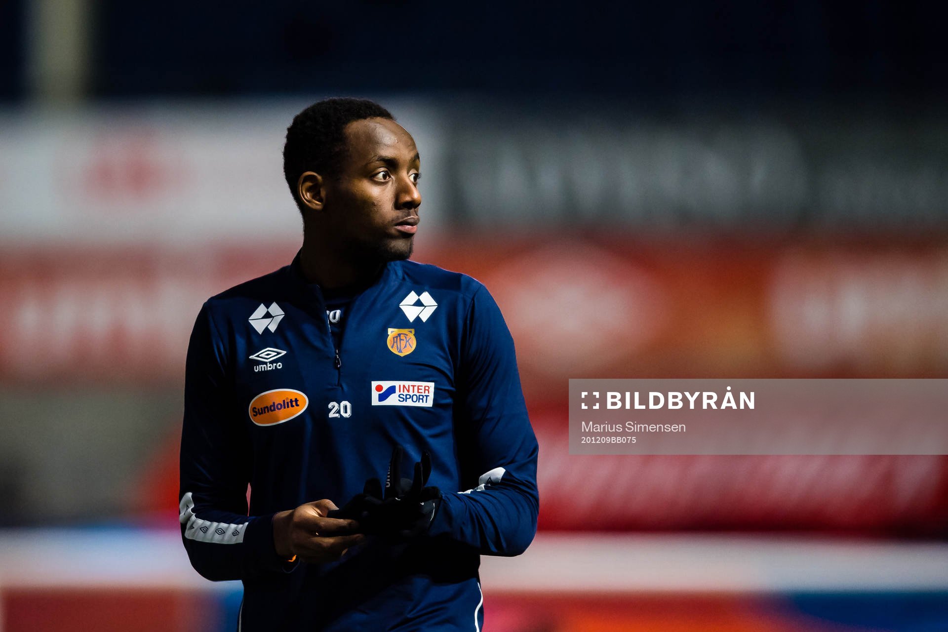 Parfait Bizoza of Aalesund warms up