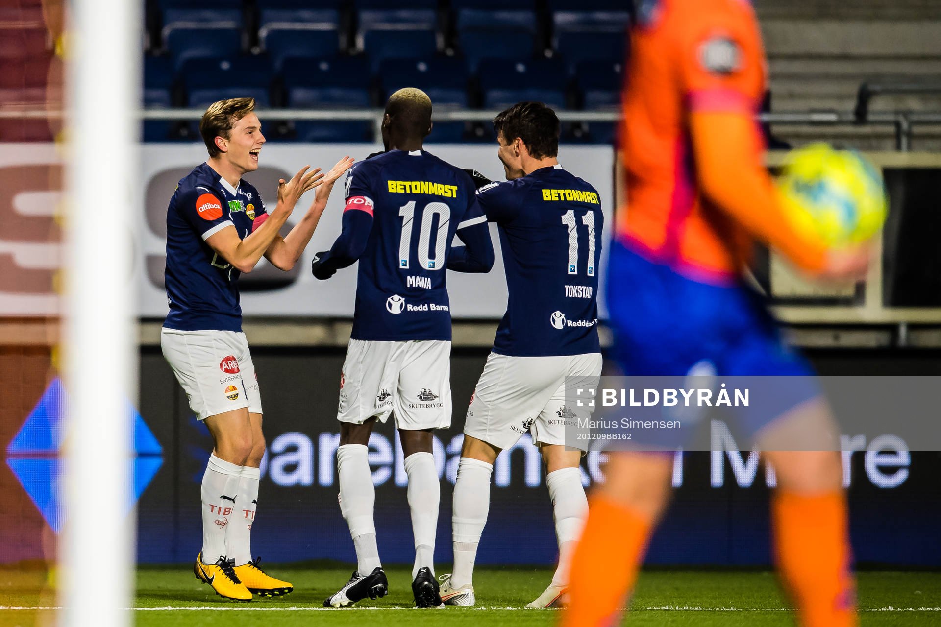 Johan Hove of Strømsgodset celebrates after scoring the 0-1 goal during the Eliteserien match between Aalesund and Strømsgodset on December 9, 2020 in Ålesund.