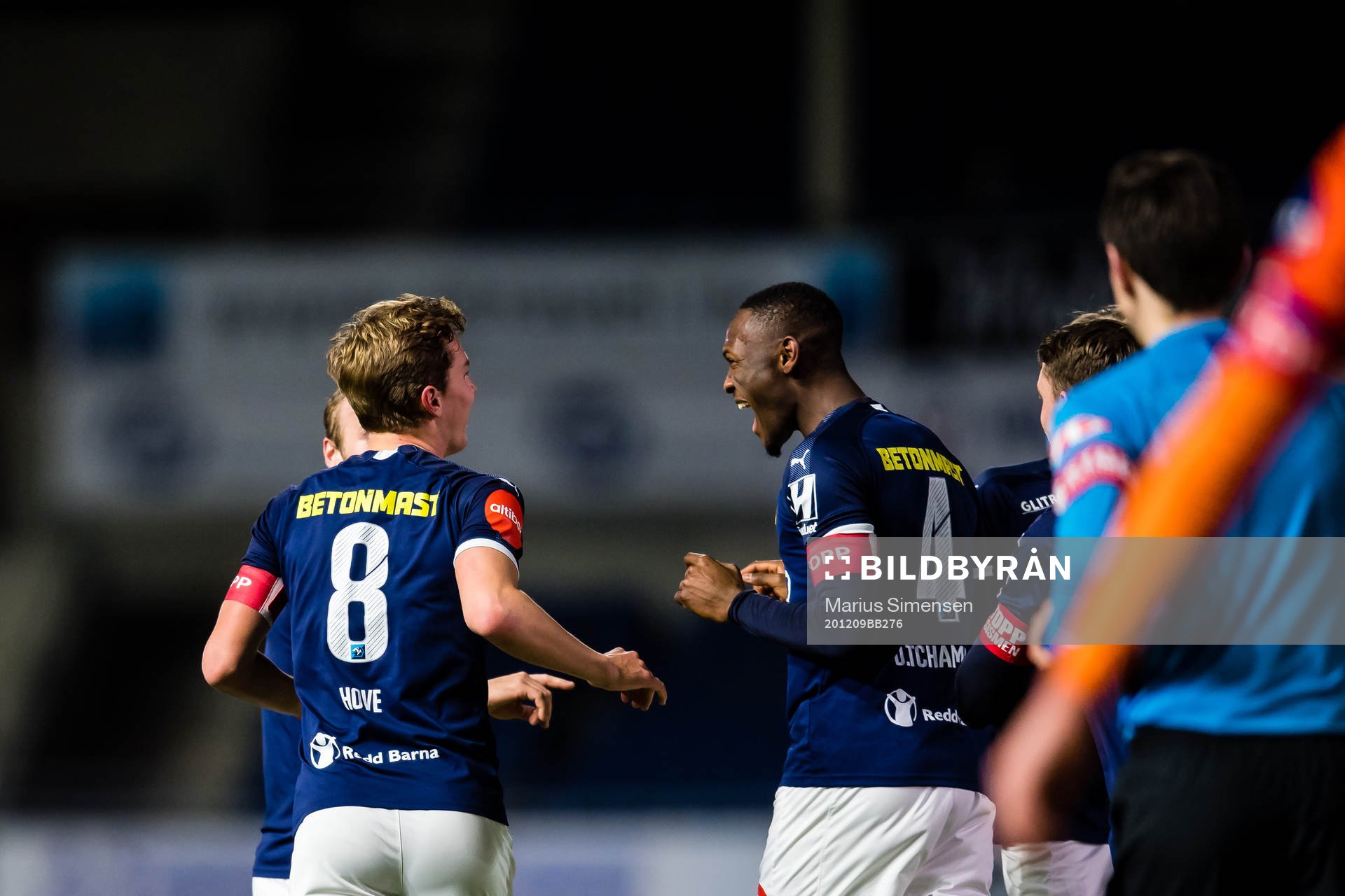 Duplexe Tchamba Bangou of Strømsgodset celebrates